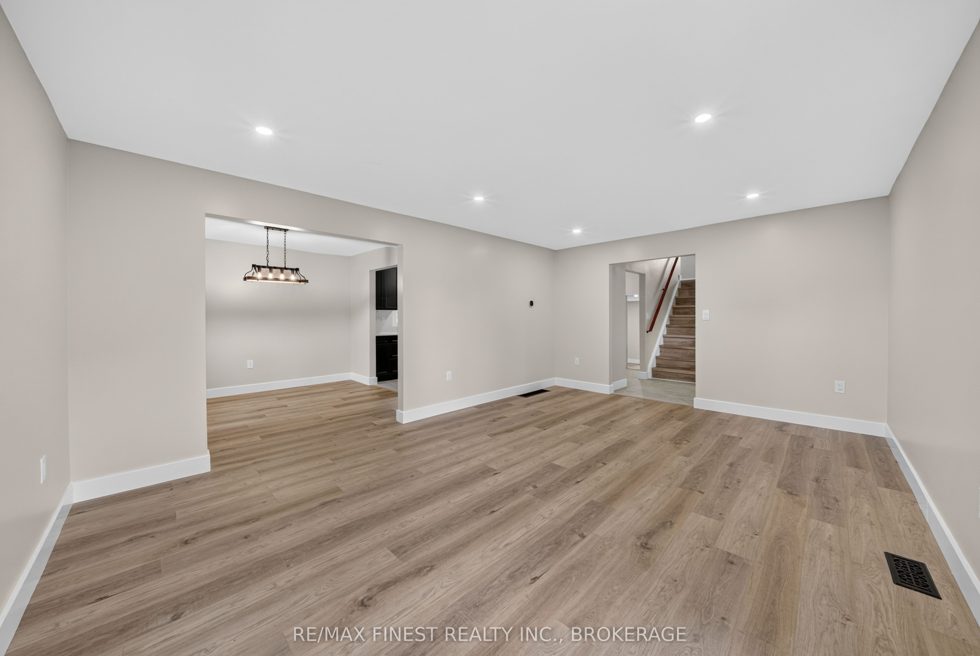 530 Roosevelt Drive Property Photo 8