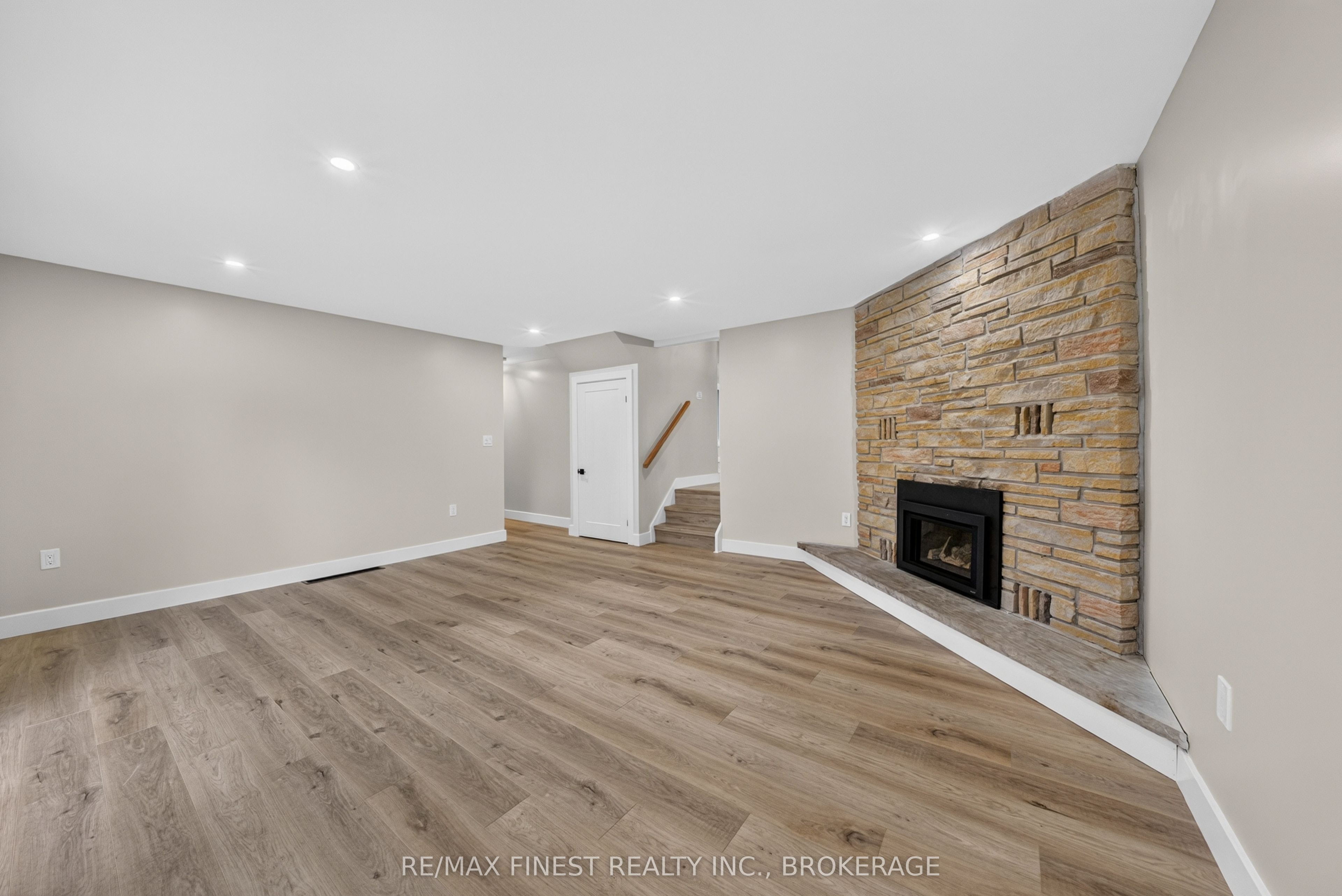 530 Roosevelt Drive Property Photo 16