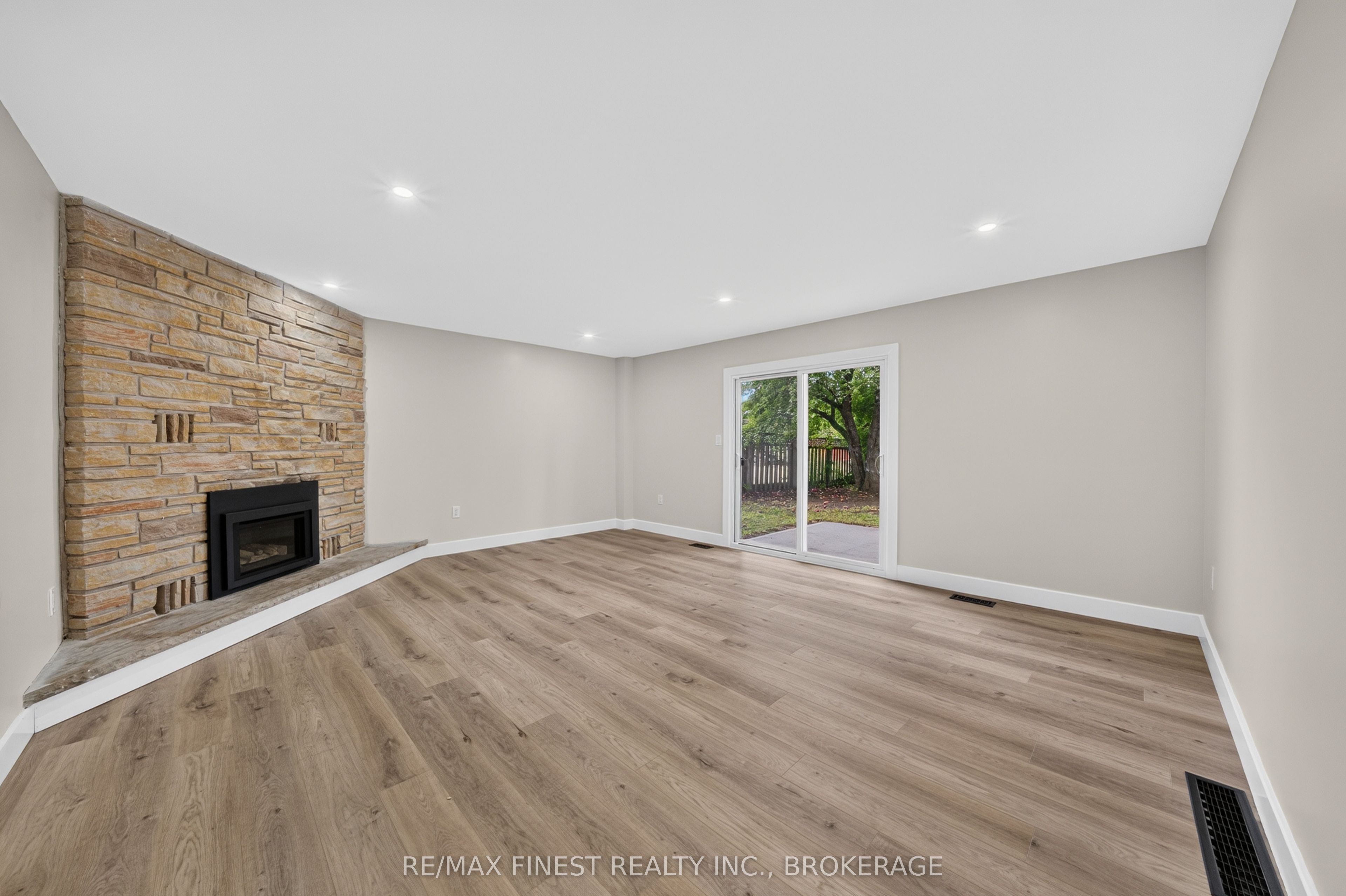 530 Roosevelt Drive Property Photo 17