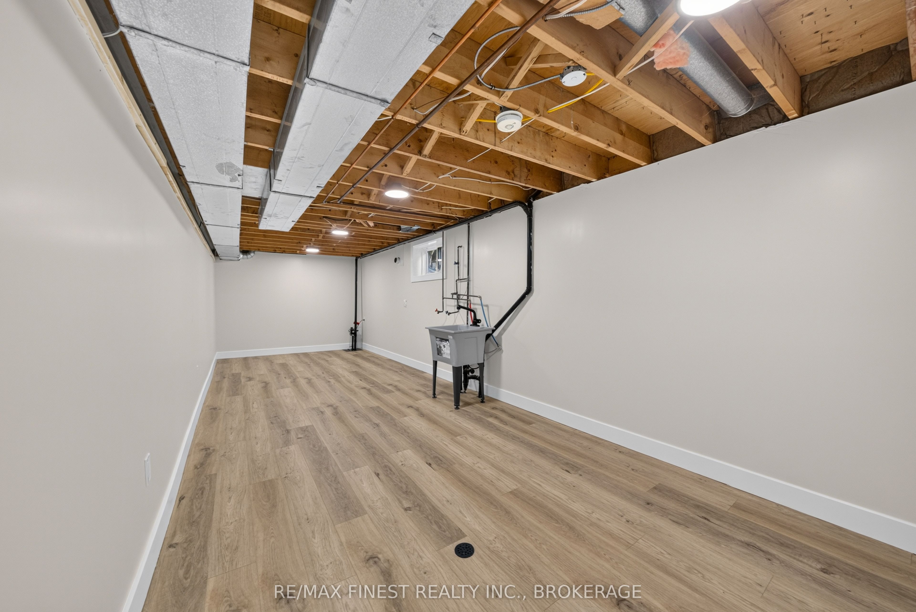 530 Roosevelt Drive Property Photo 27
