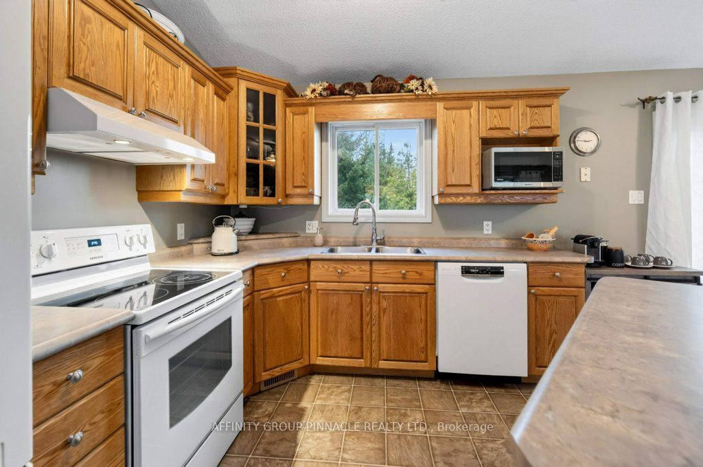 838 Traceys Hill Road Property Photo 10