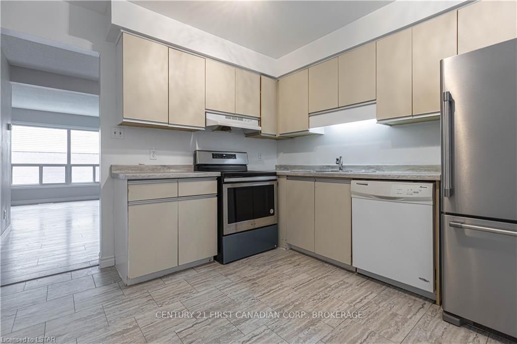 595 Third Street 63 Property Photo 5