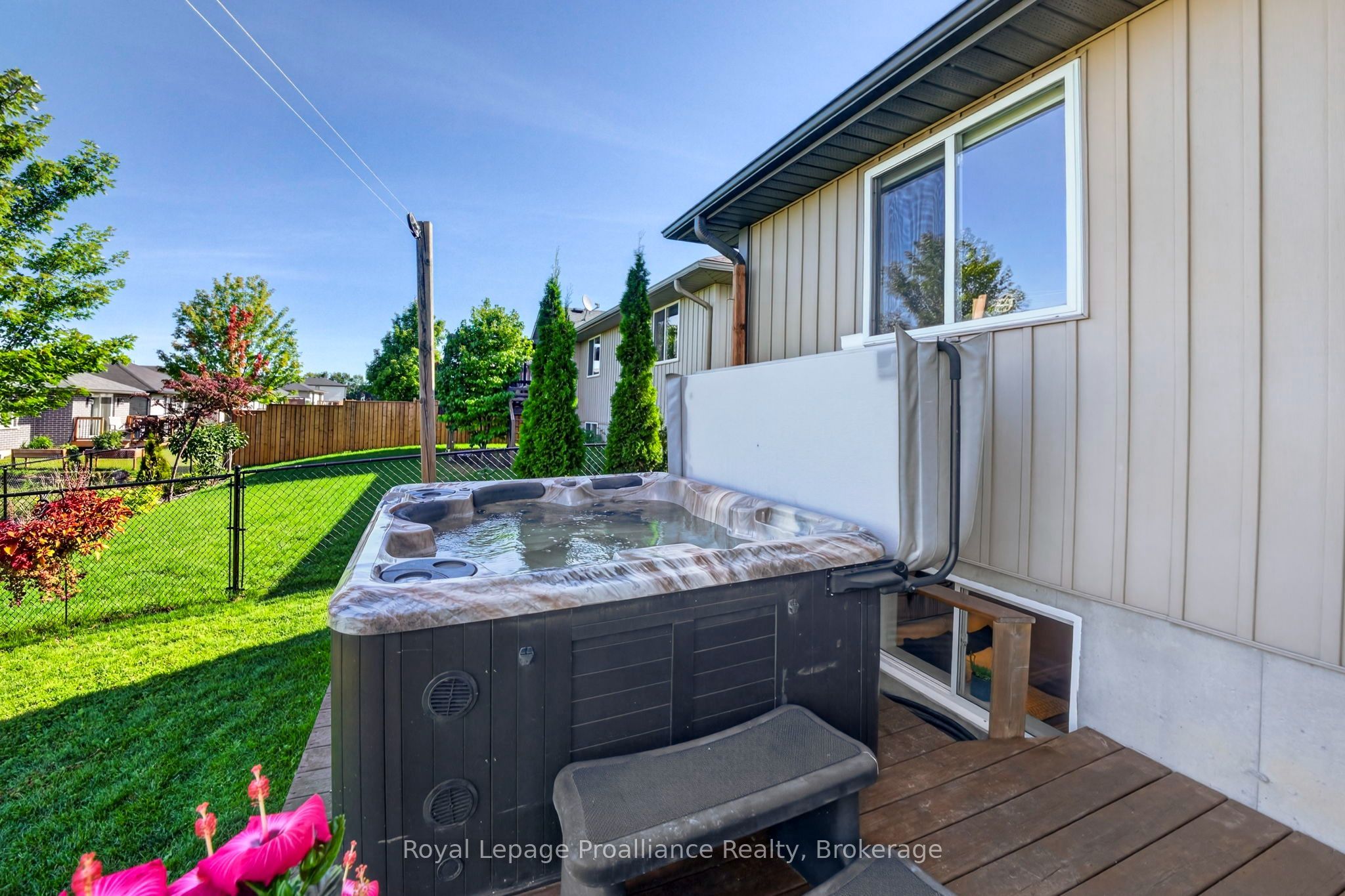 16 Butternut Court Property Photo 37