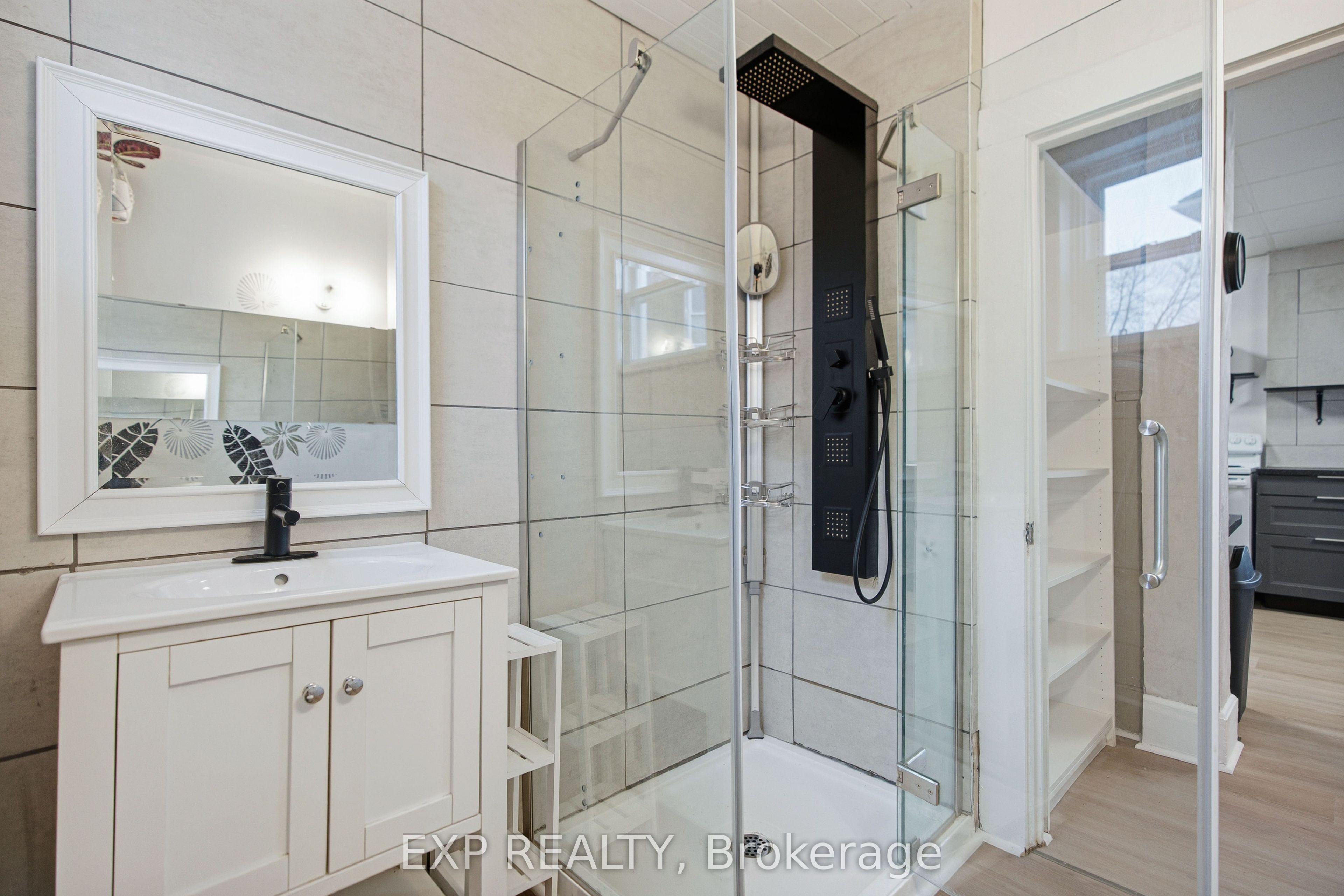 119 Beckwith Street N Property Photo 8