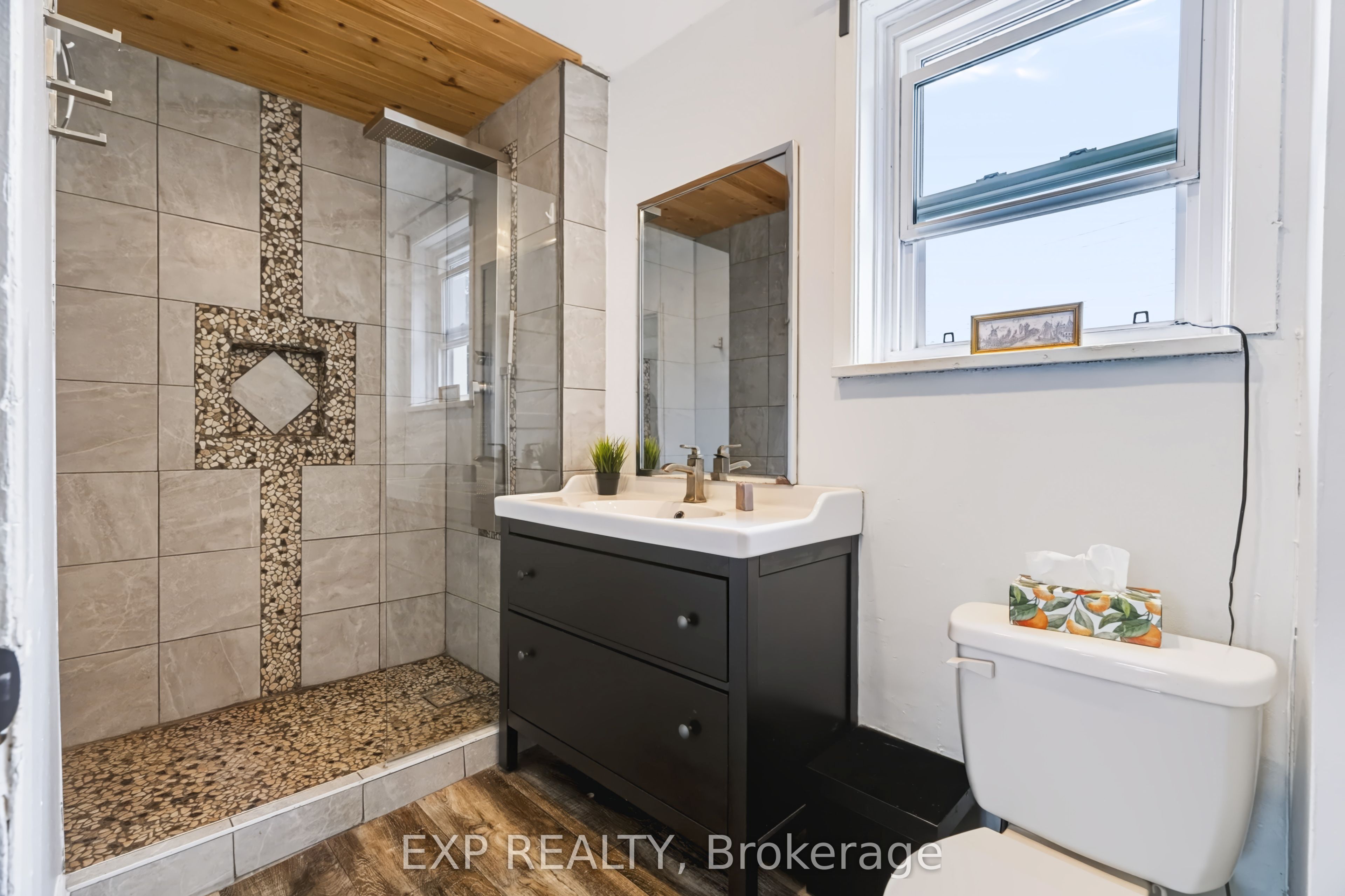 119 Beckwith Street N Property Photo 16