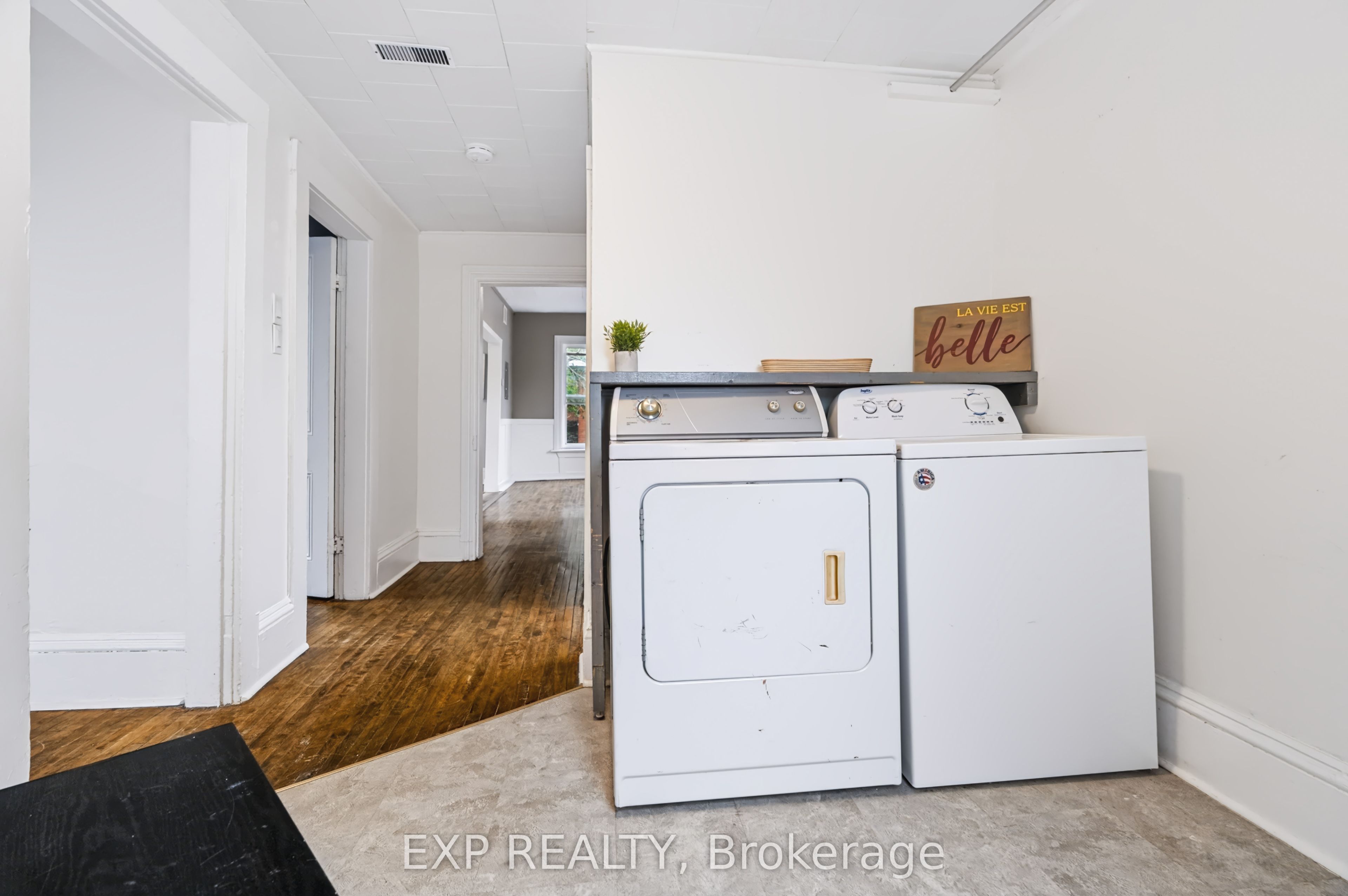 119 Beckwith Street N Property Photo 17