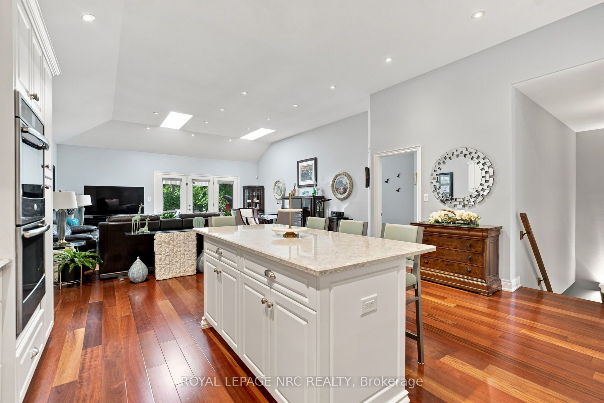 19 Stoneridge Crescent Property Photo 8