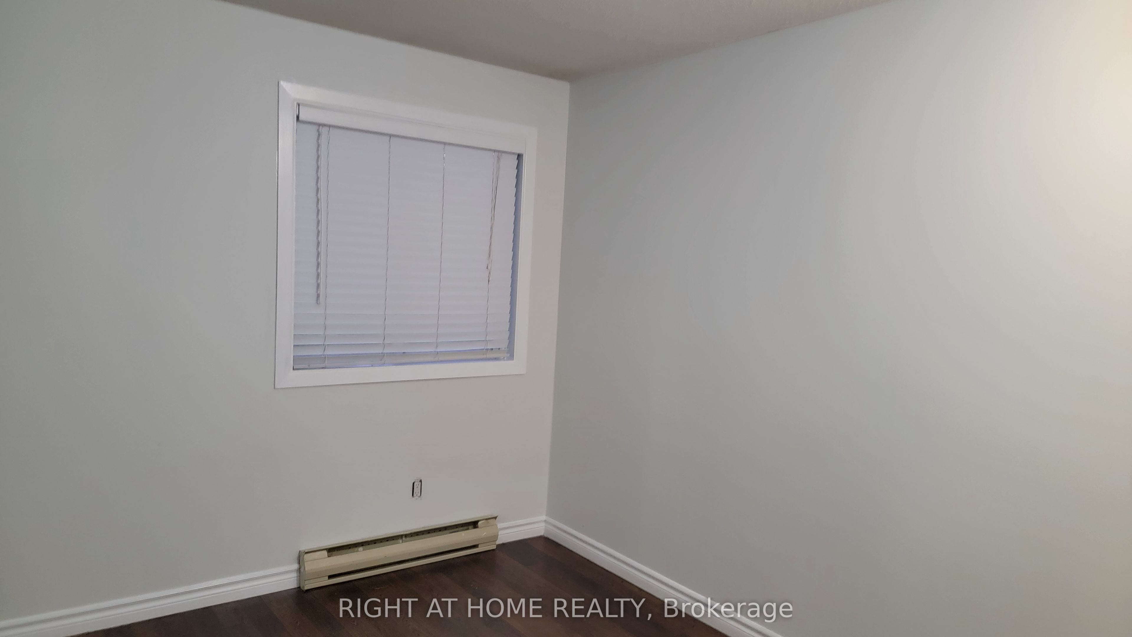 733 Deveron Crescent 108 Property Photo 5
