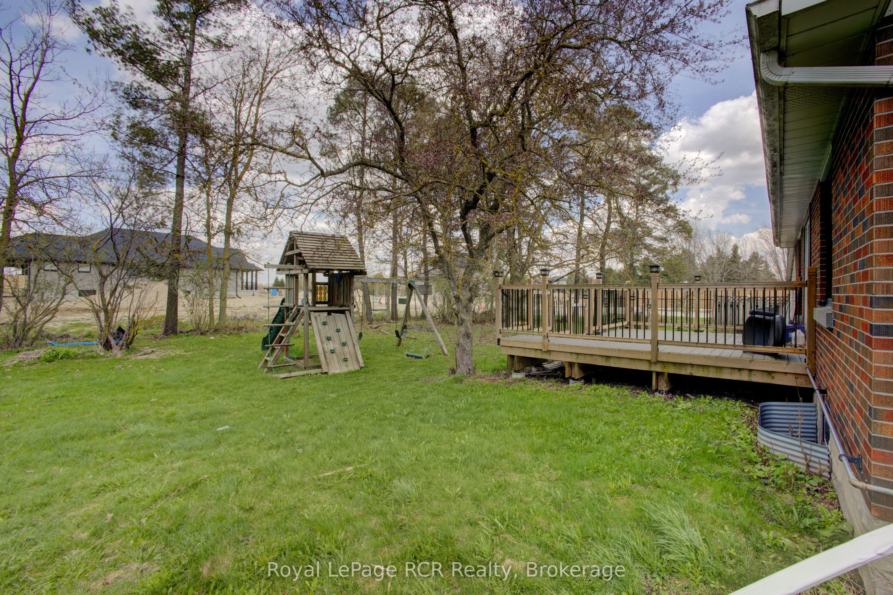 460 Domville Street Property Photo 6