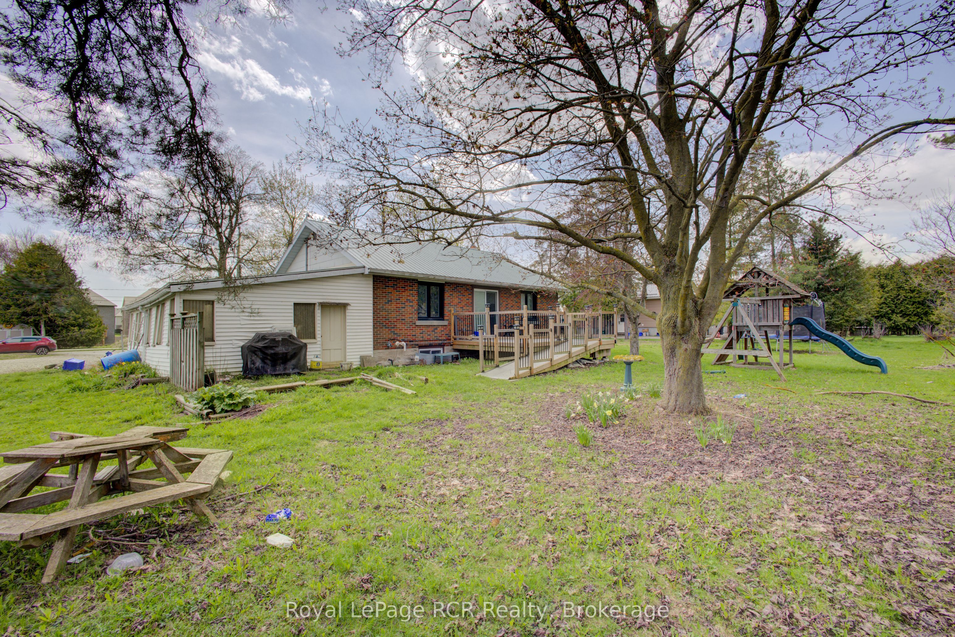 460 Domville Street Property Photo 7