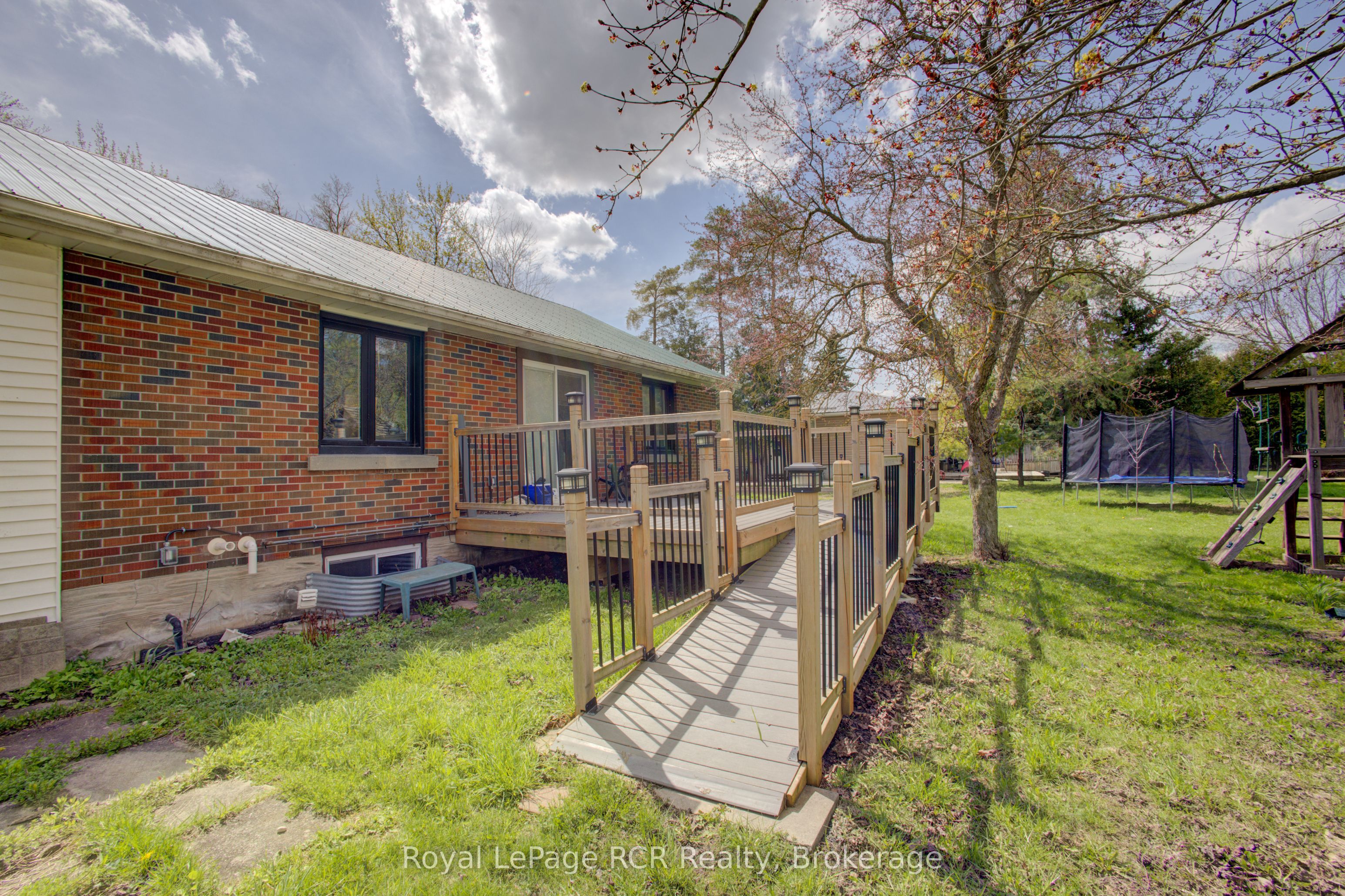 460 Domville Street Property Photo 8