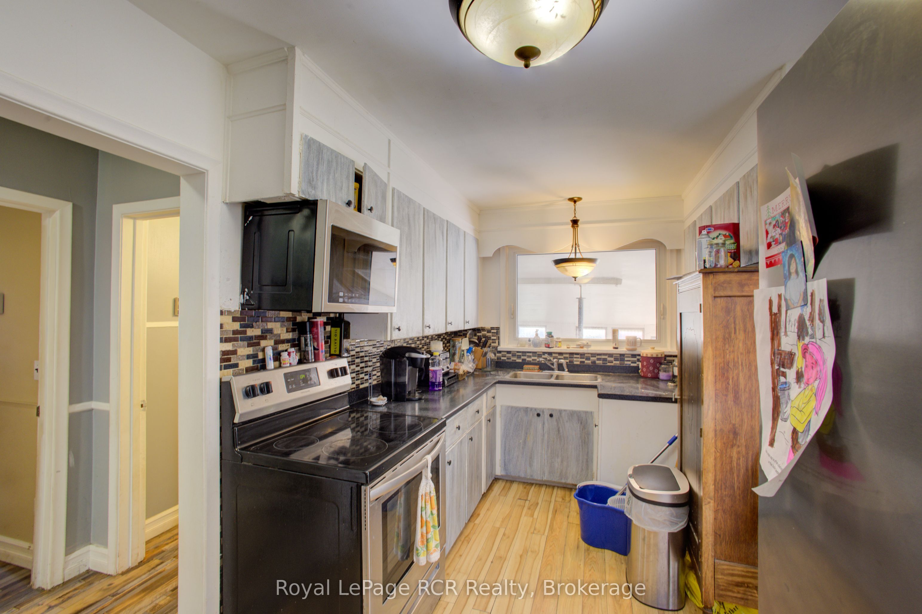 460 Domville Street Property Photo 9