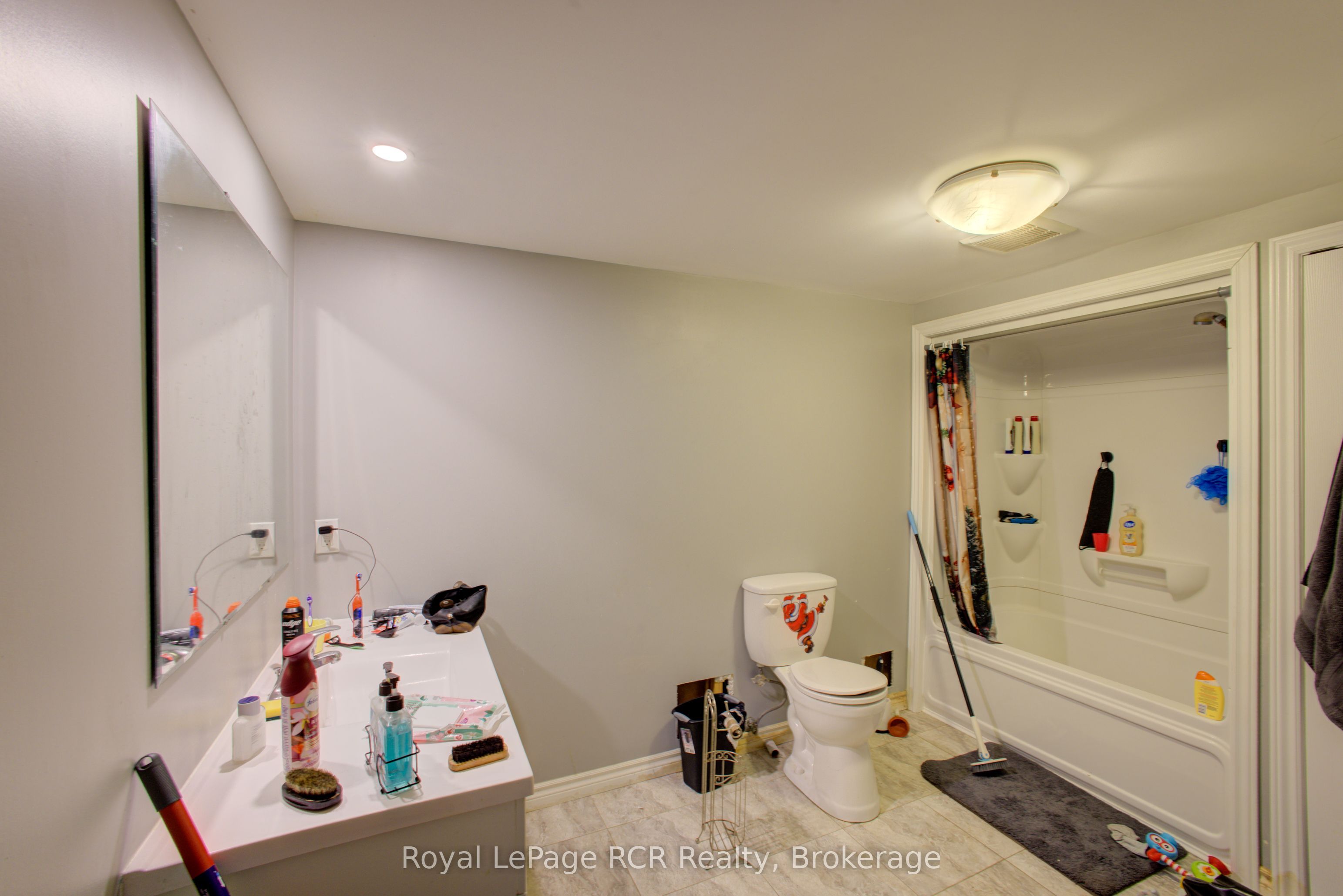 460 Domville Street Property Photo 20