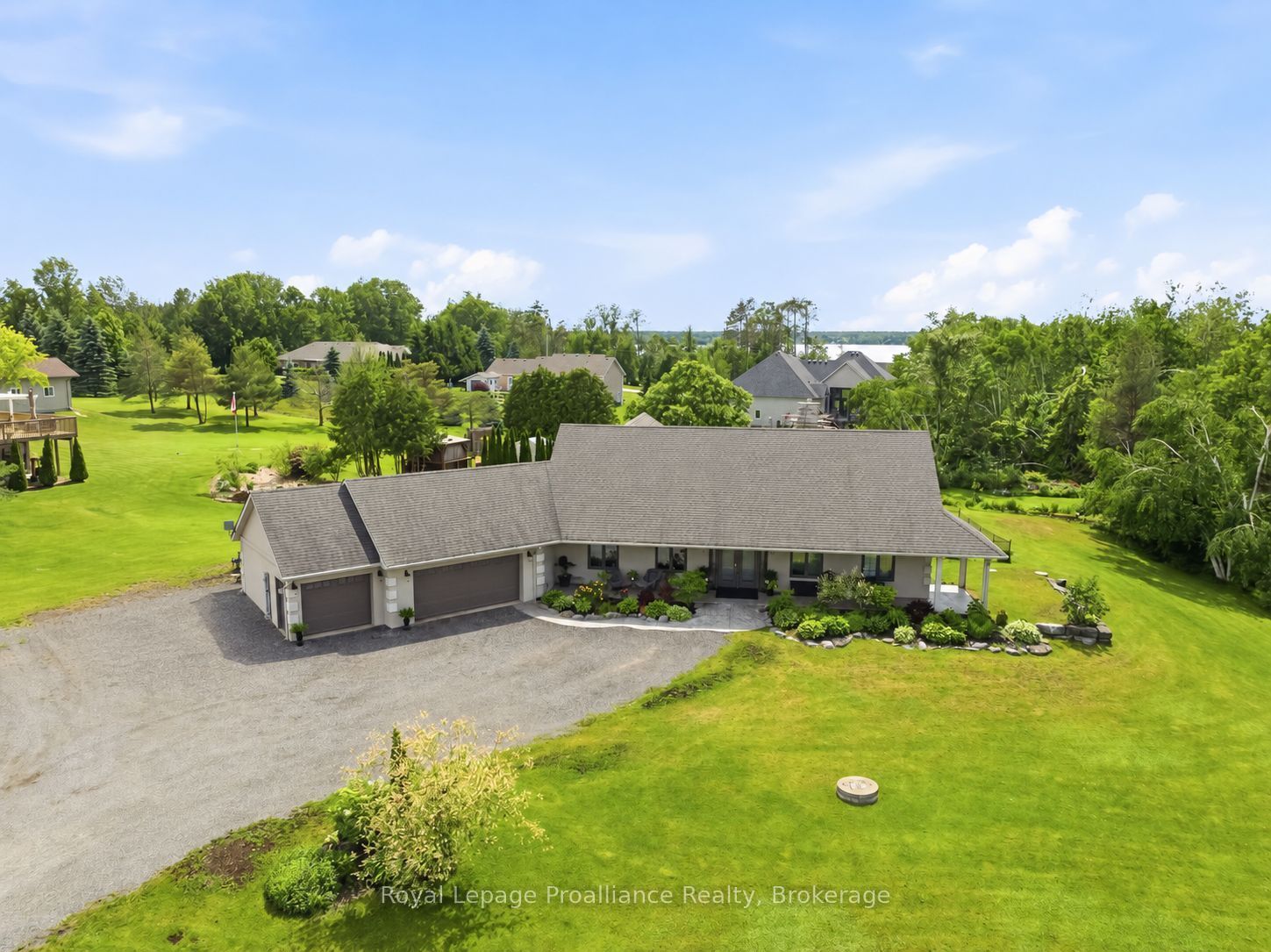 1646 Harriet Lane Property Photo 1