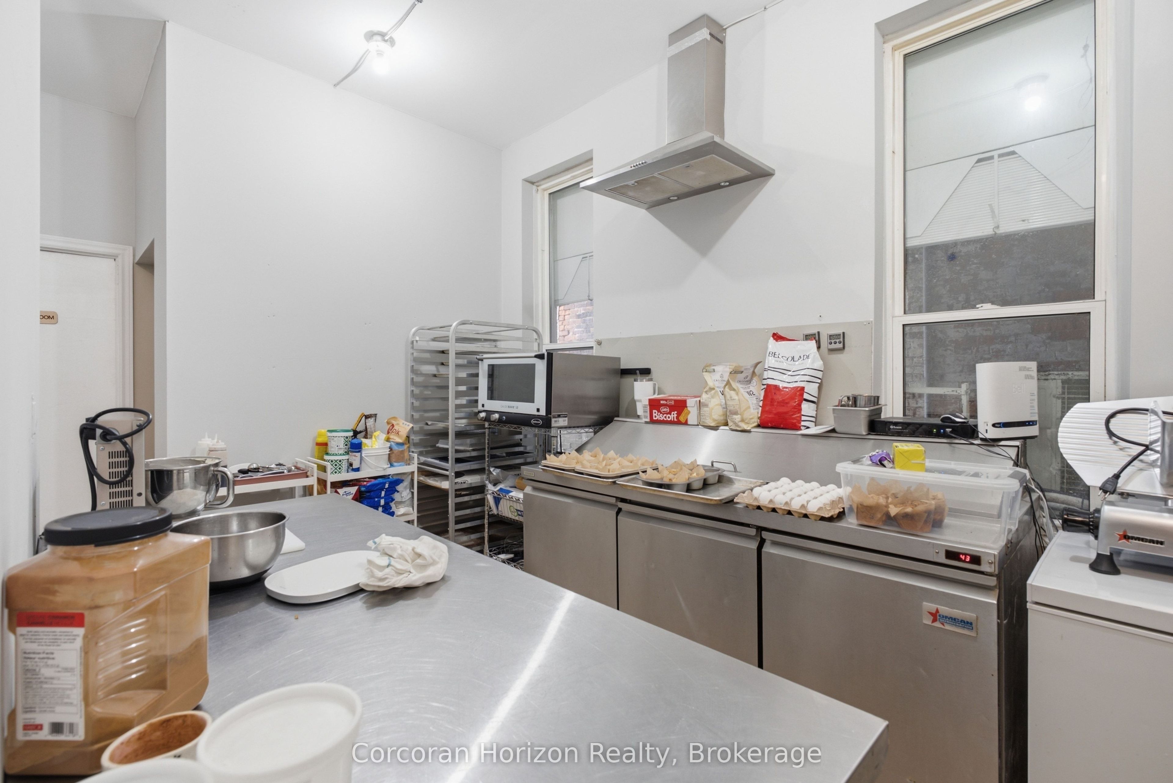 148 James Street S Property Photo 6