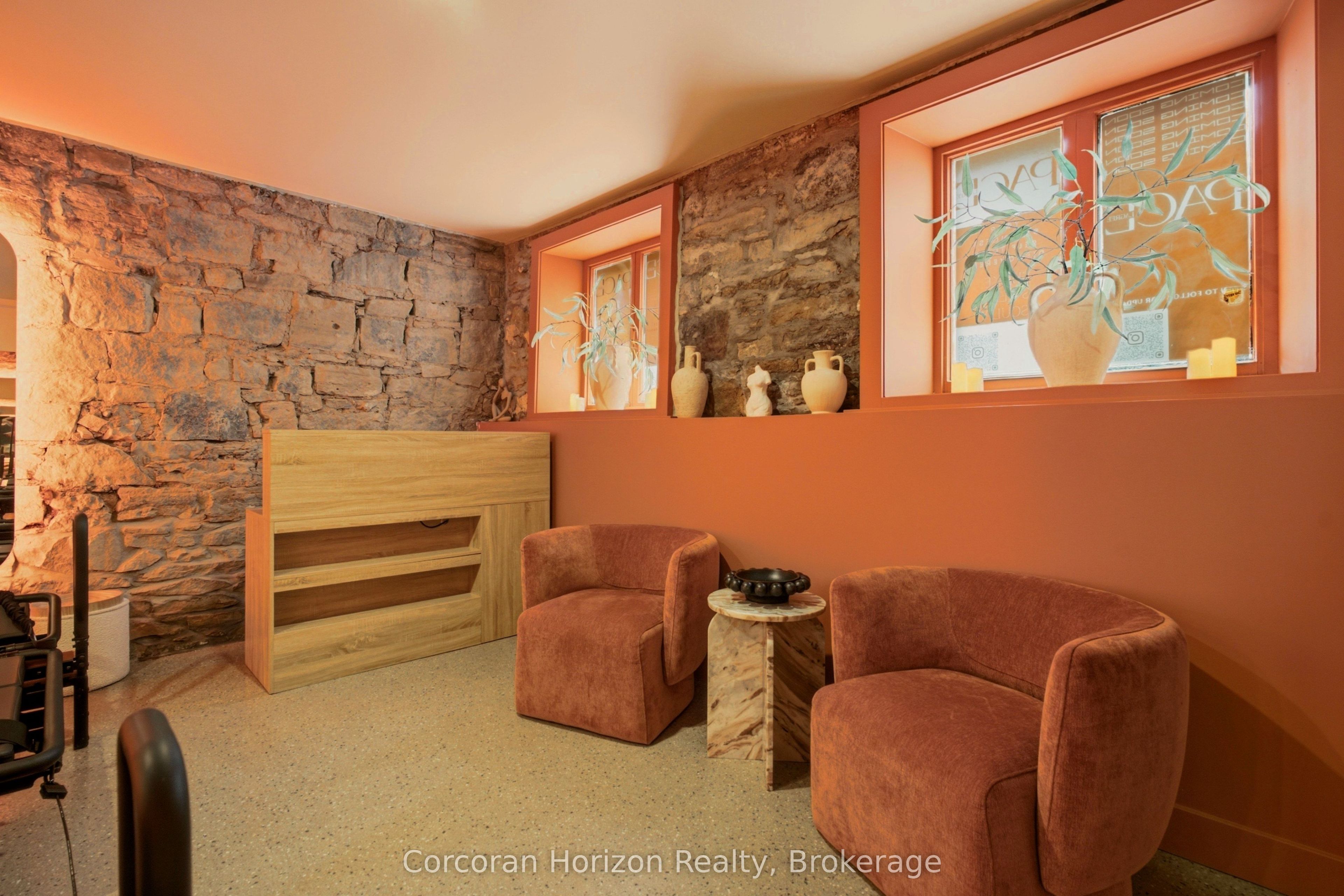 148 James Street S Property Photo 15