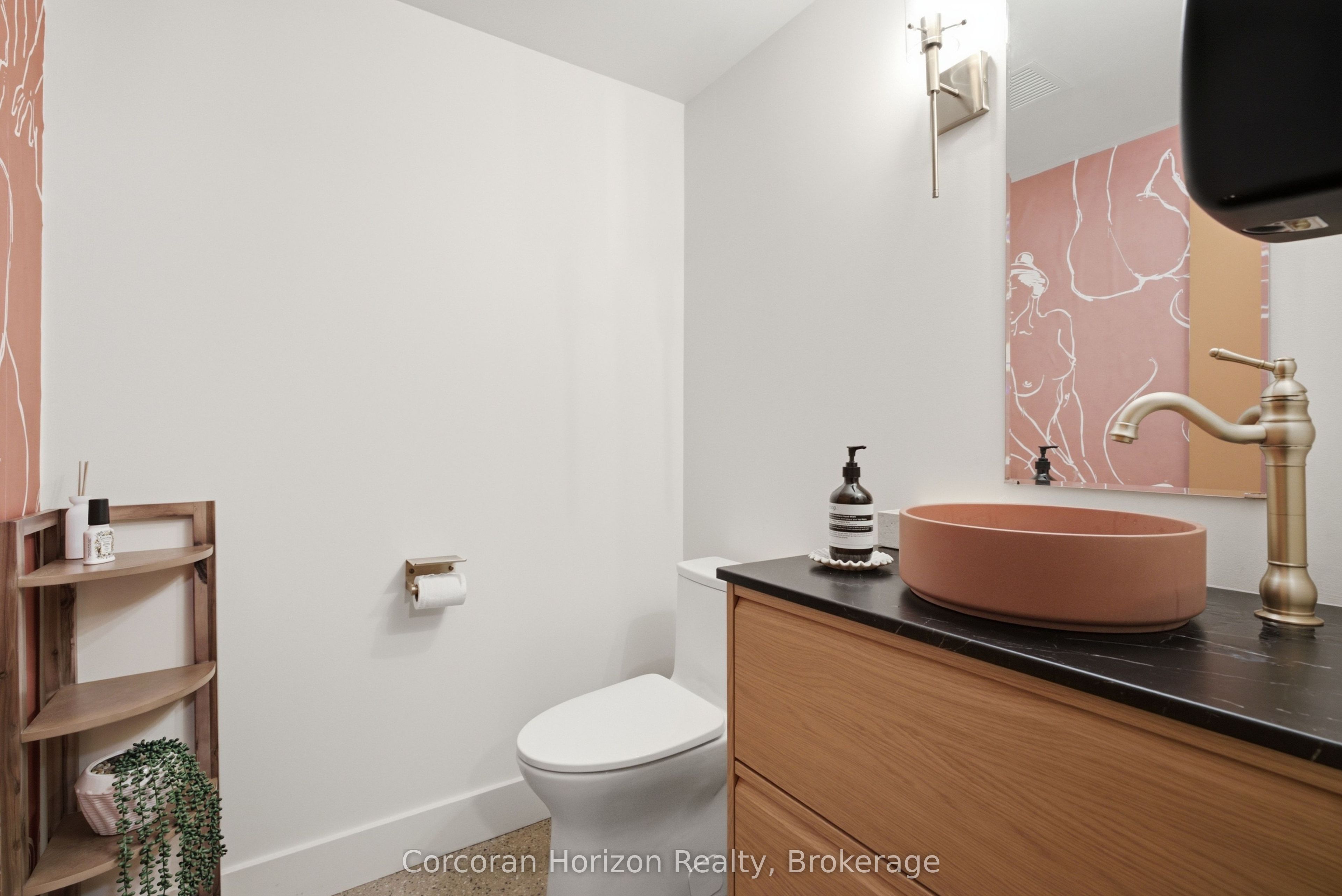 148 James Street S Property Photo 16