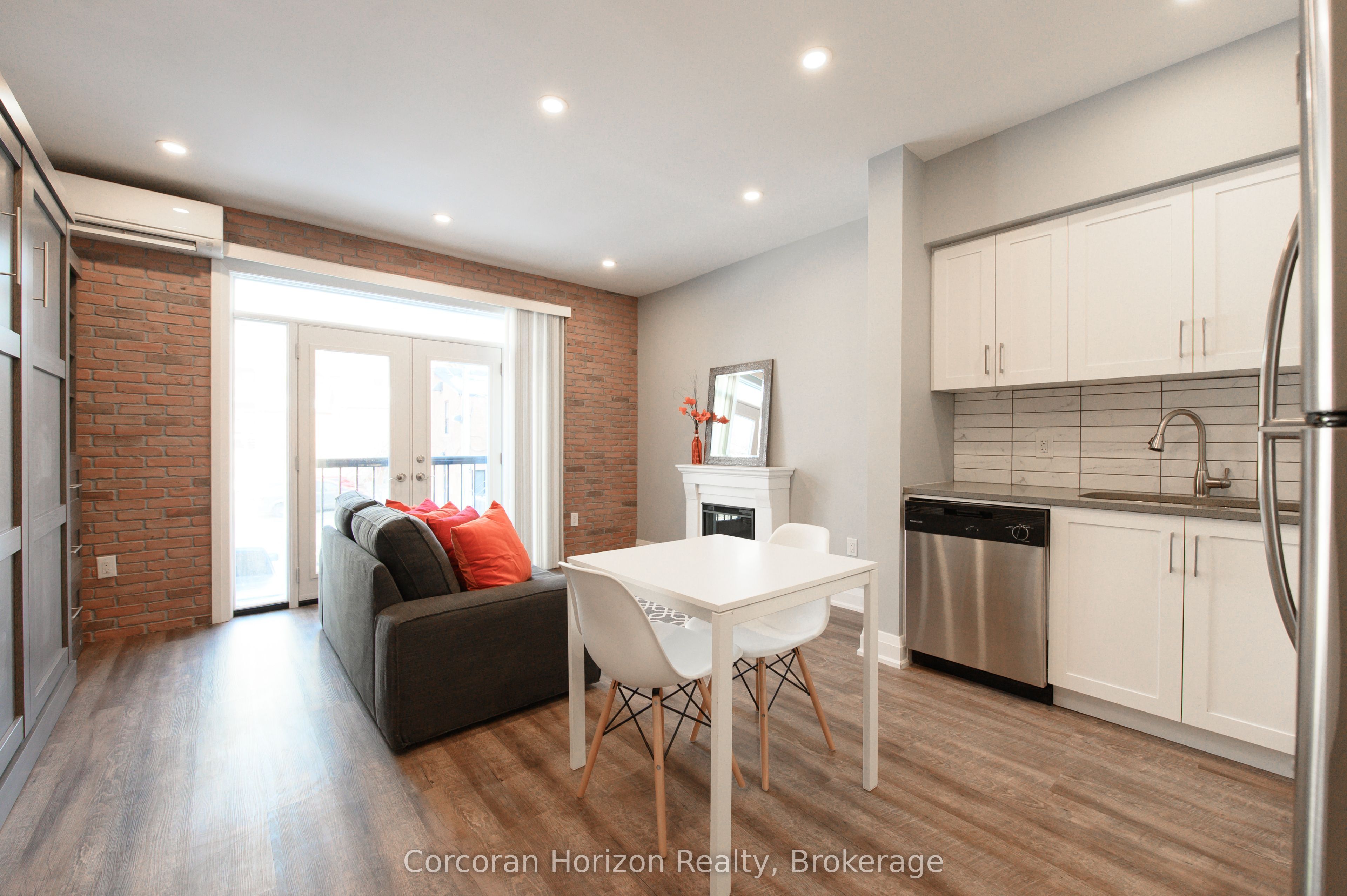 148 James Street S Property Photo 18