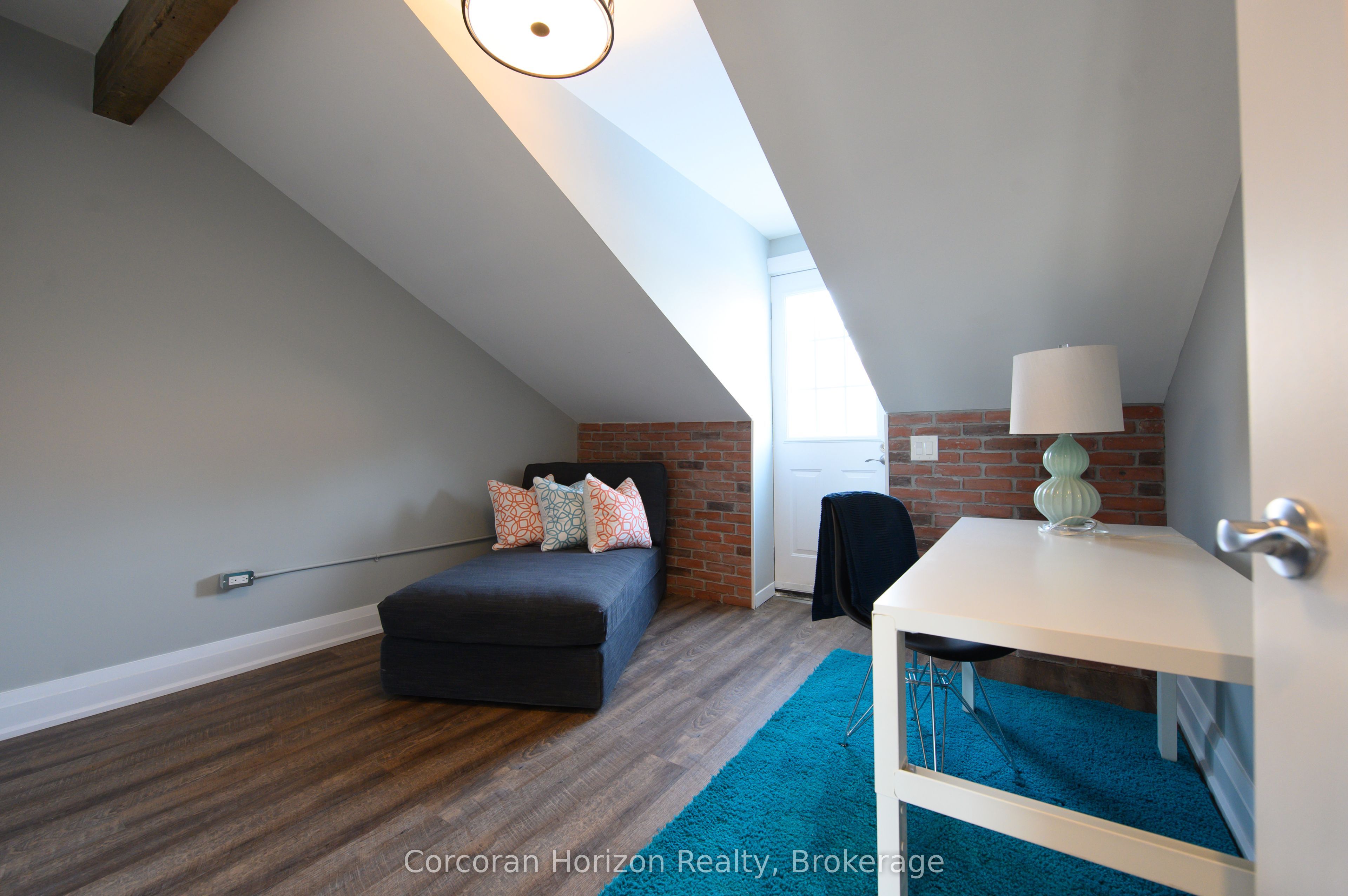 148 James Street S Property Photo 30