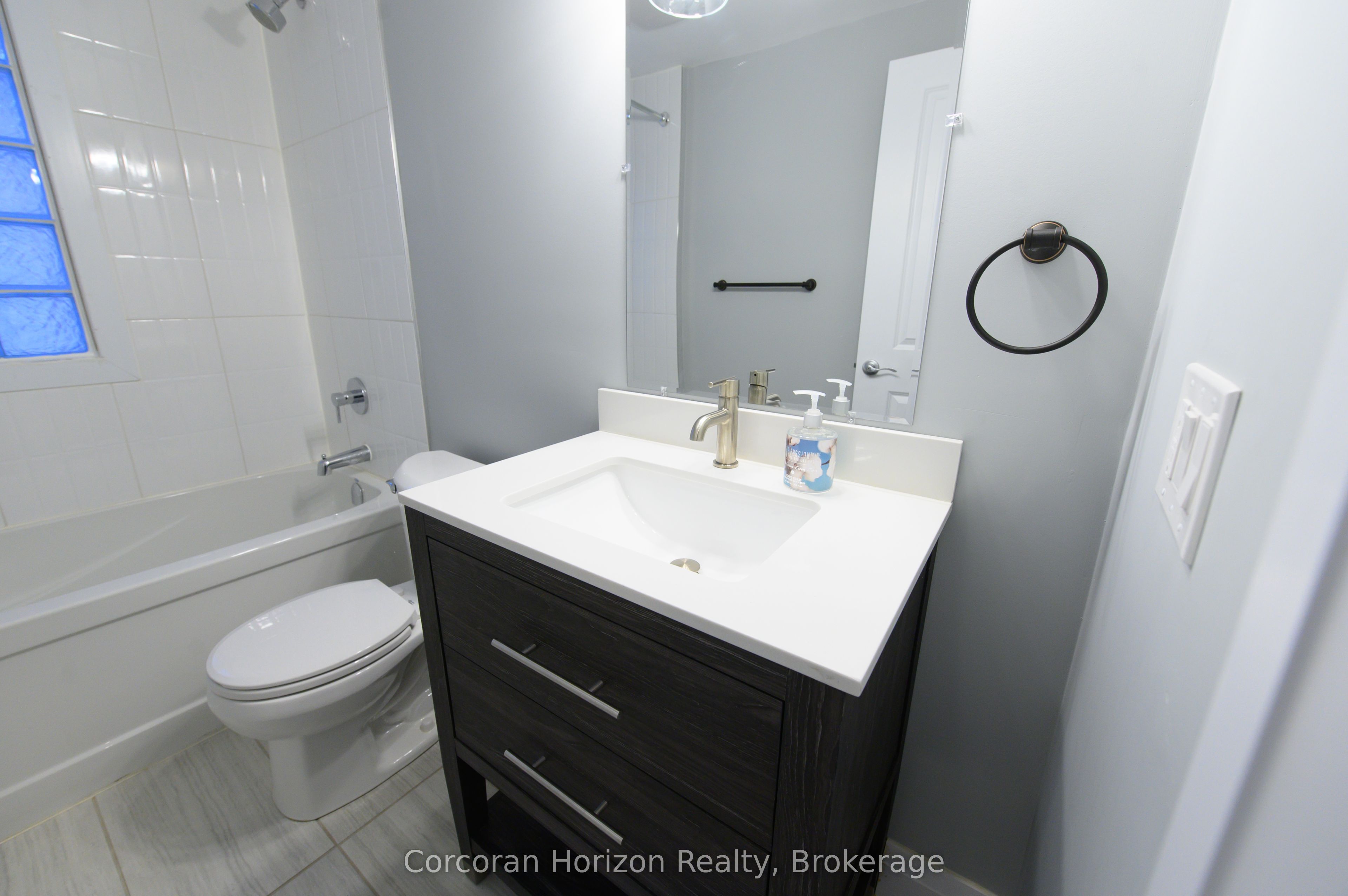 148 James Street S Property Photo 31
