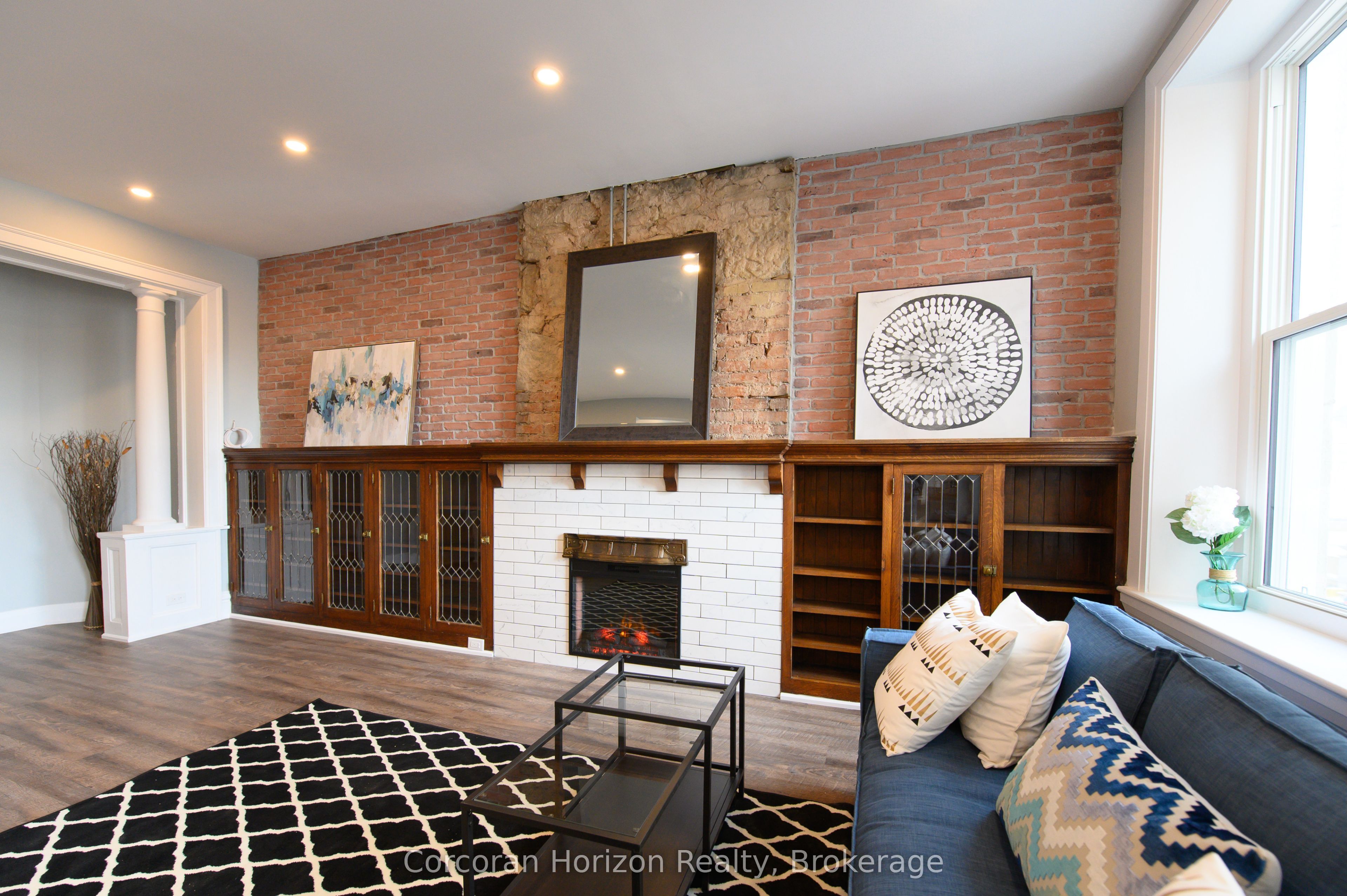 148 James Street S Property Photo 32