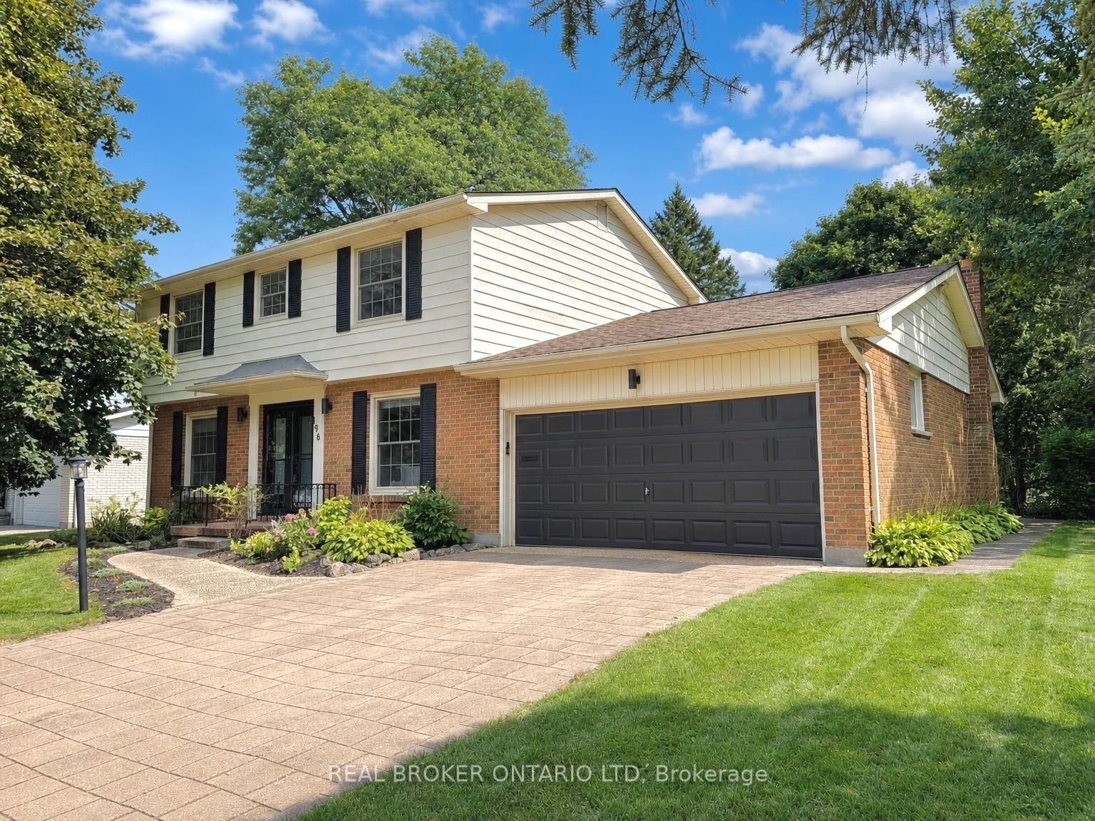196 Wychwood Park