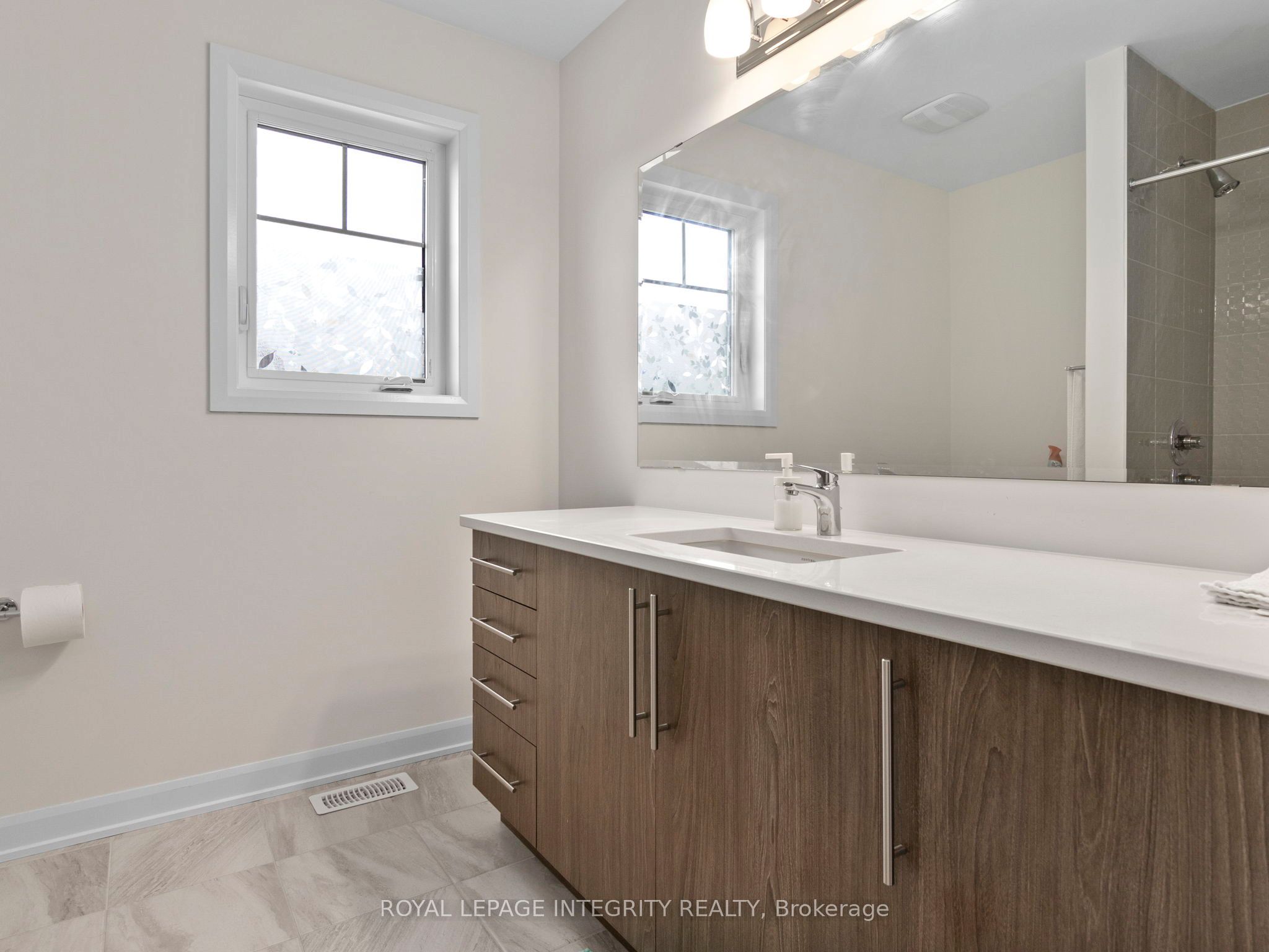 168 Maynooth Court Property Photo 12