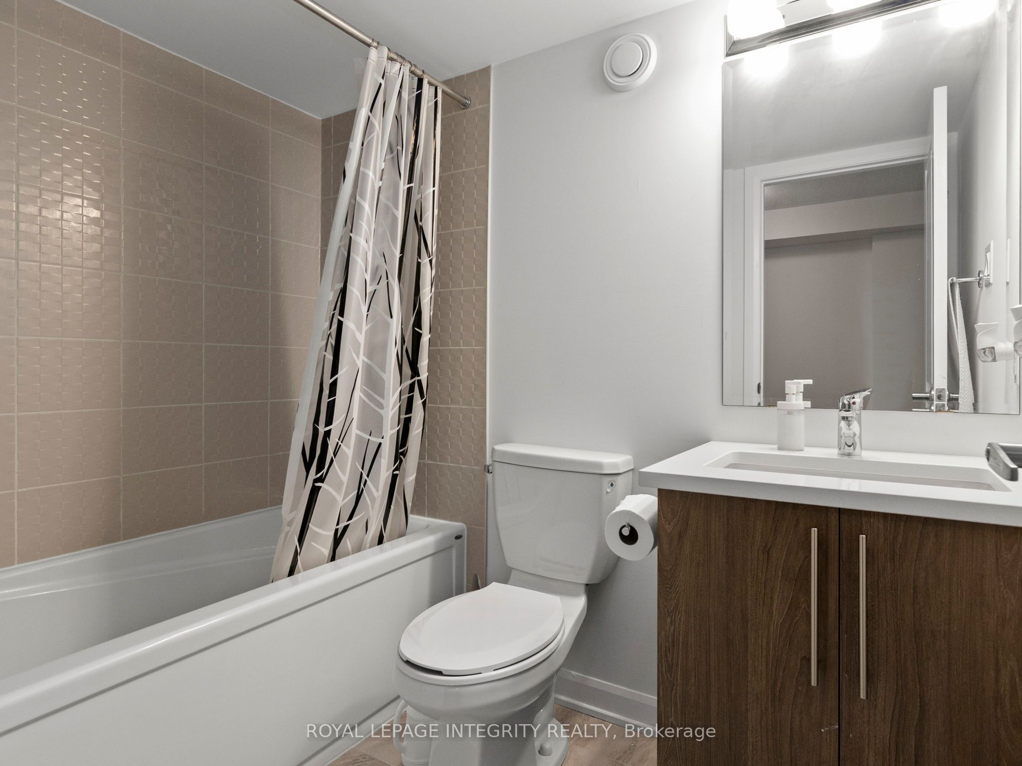 168 Maynooth Court Property Photo 16