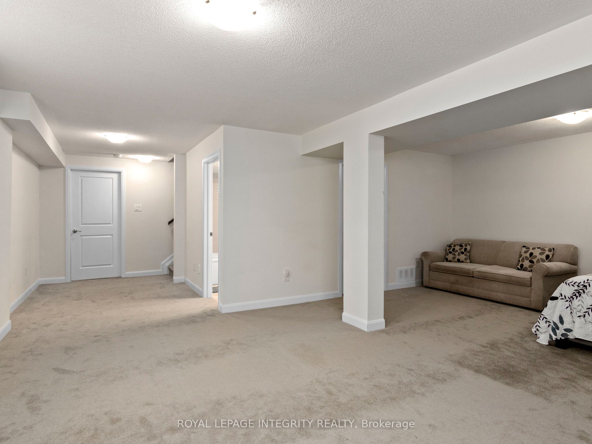 168 Maynooth Court Property Photo 17