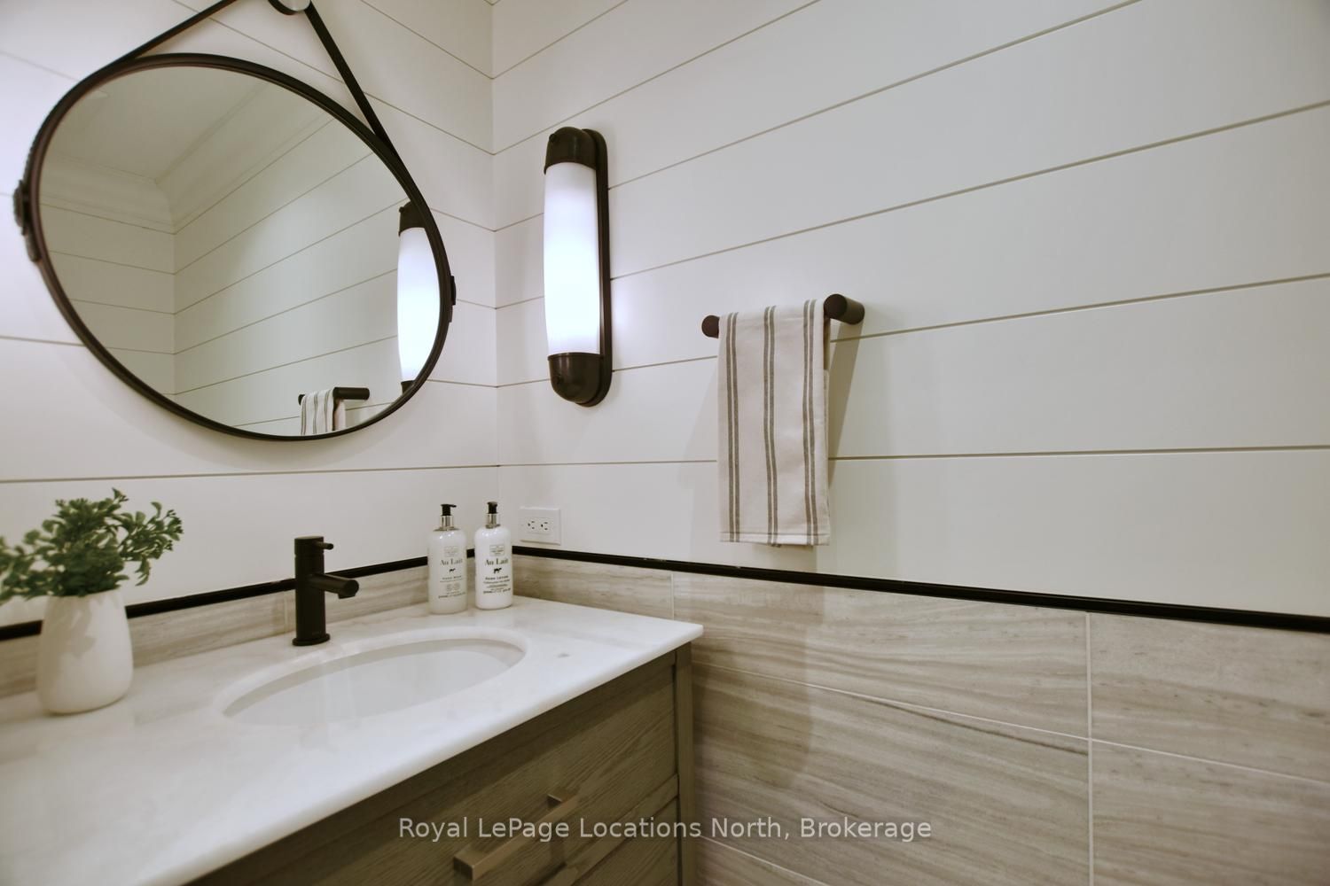 277 Jozo Weider Boulevard 902 Property Photo 18