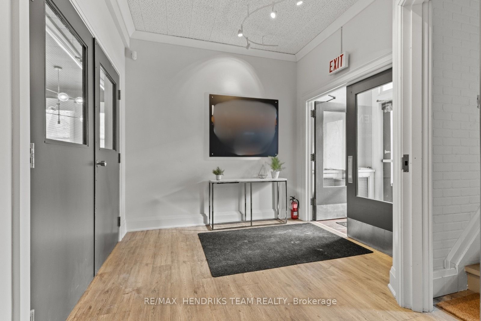 145 King Street Property Photo 2