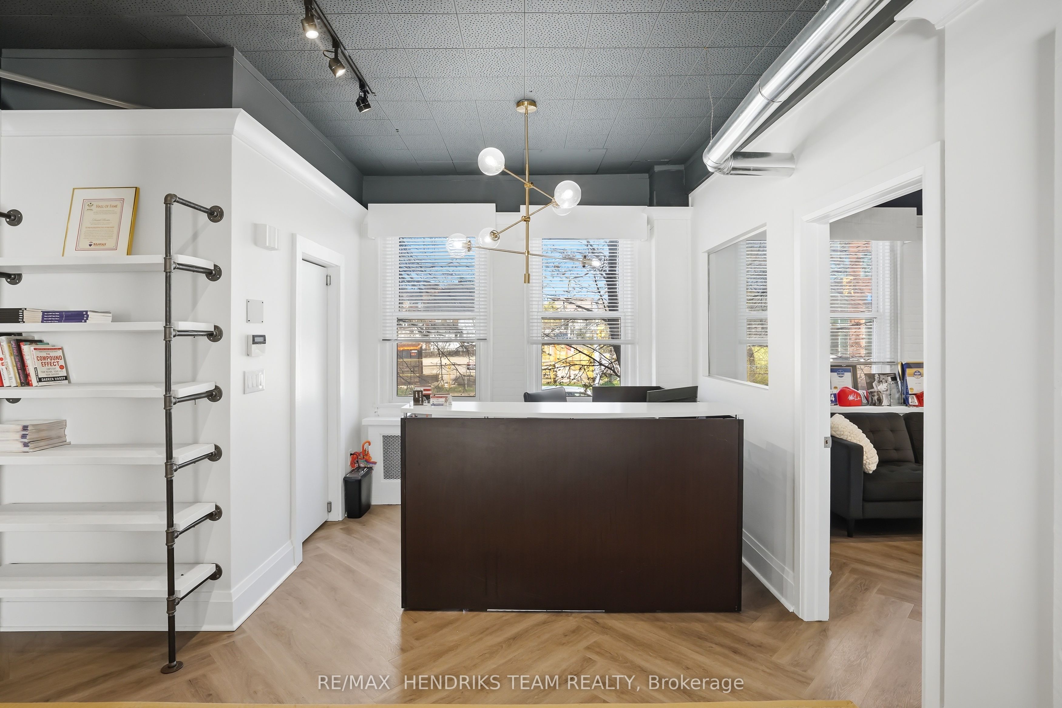 145 King Street Property Photo 4
