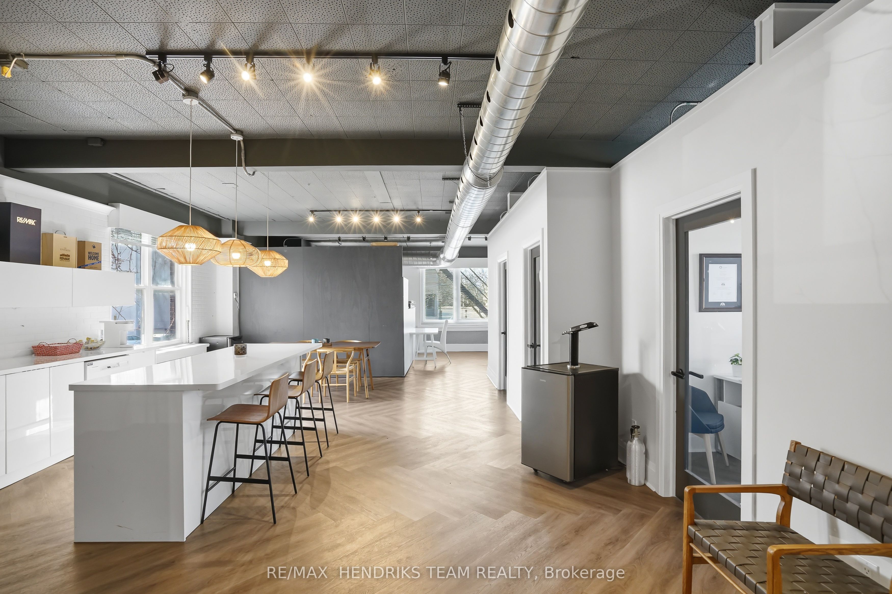 145 King Street Property Photo 9