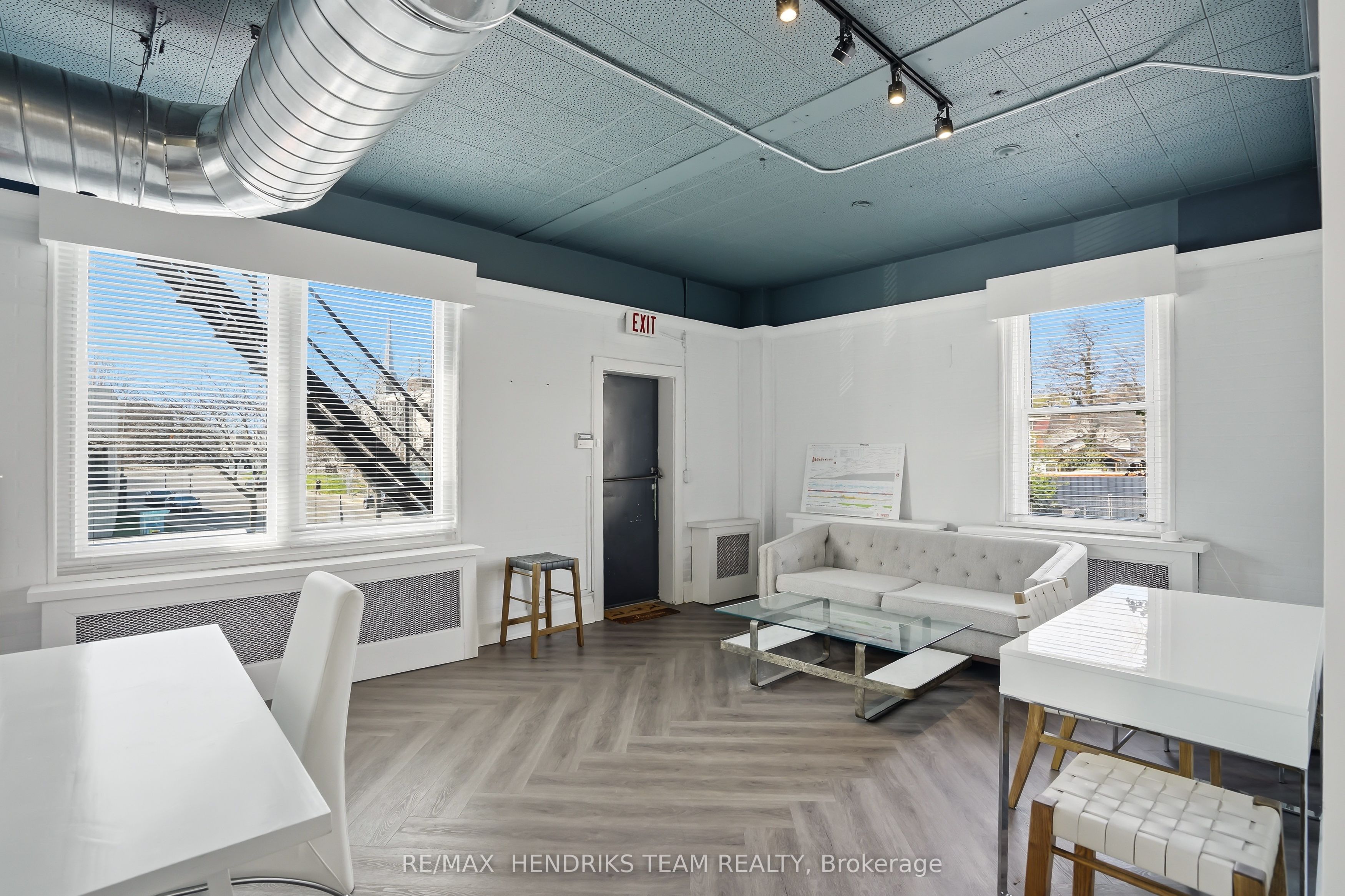 145 King Street Property Photo 13
