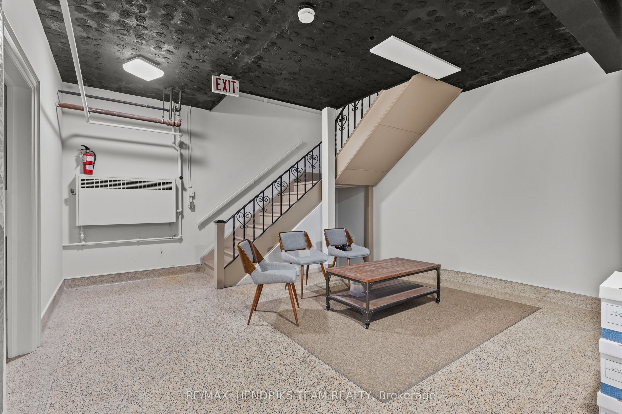 145 King Street Property Photo 34