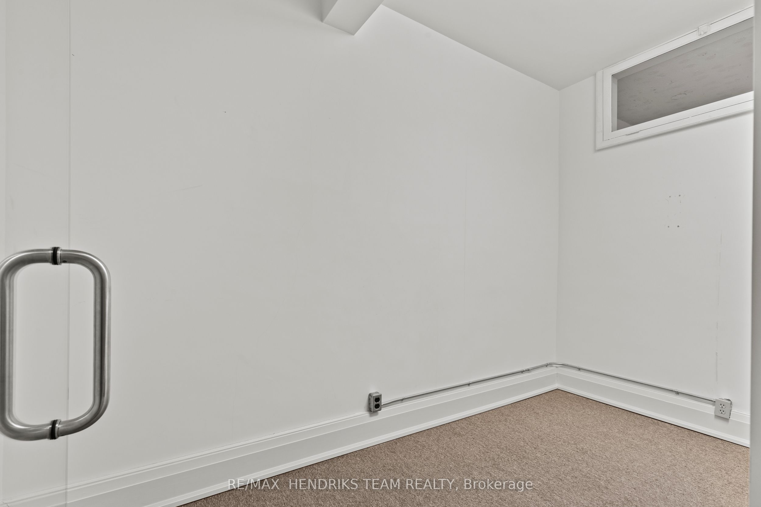 145 King Street Property Photo 42