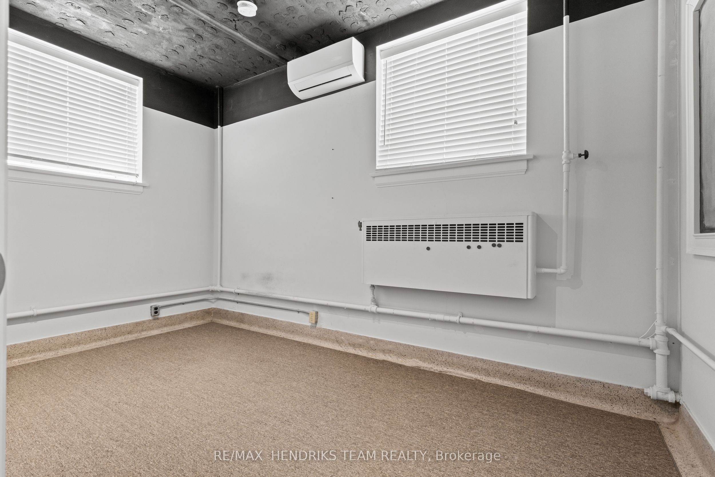 145 King Street Property Photo 47
