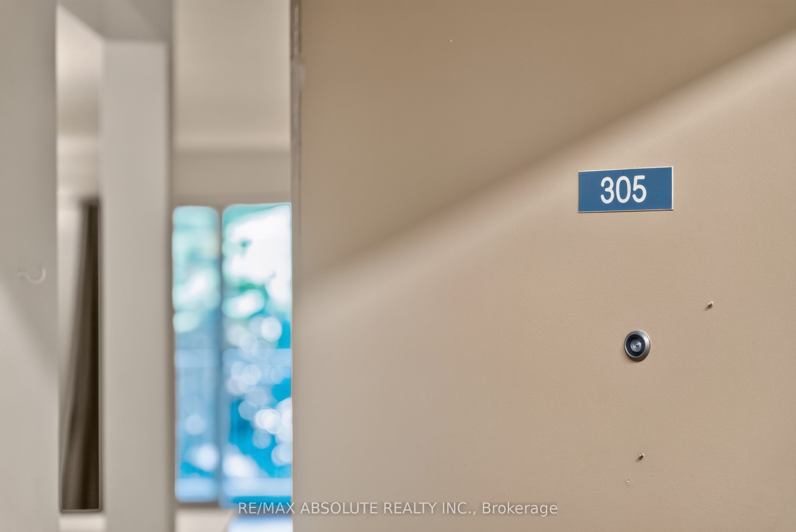 310 Kingsdale Avenue 305 Property Photo 2