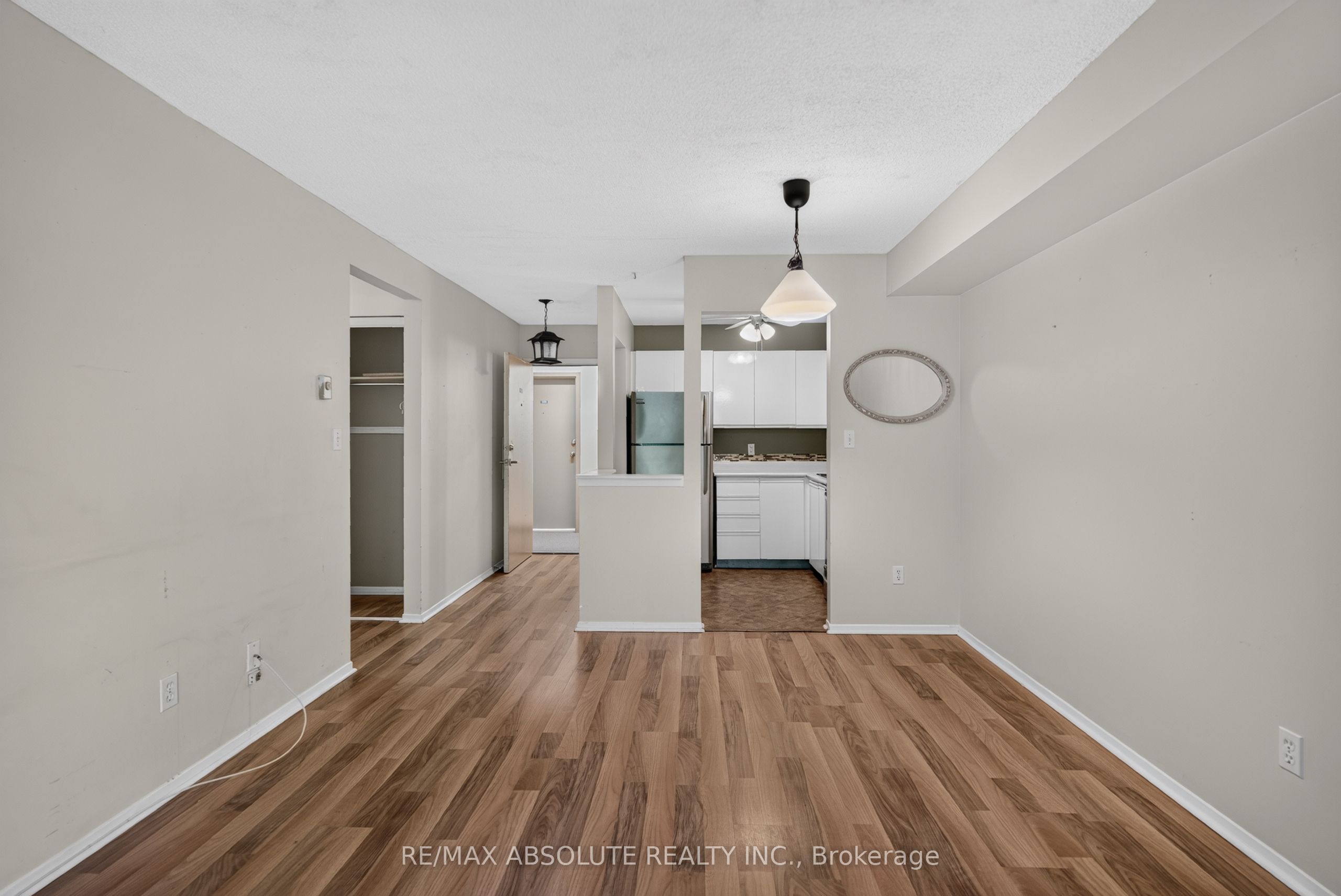310 Kingsdale Avenue 305 Property Photo 8