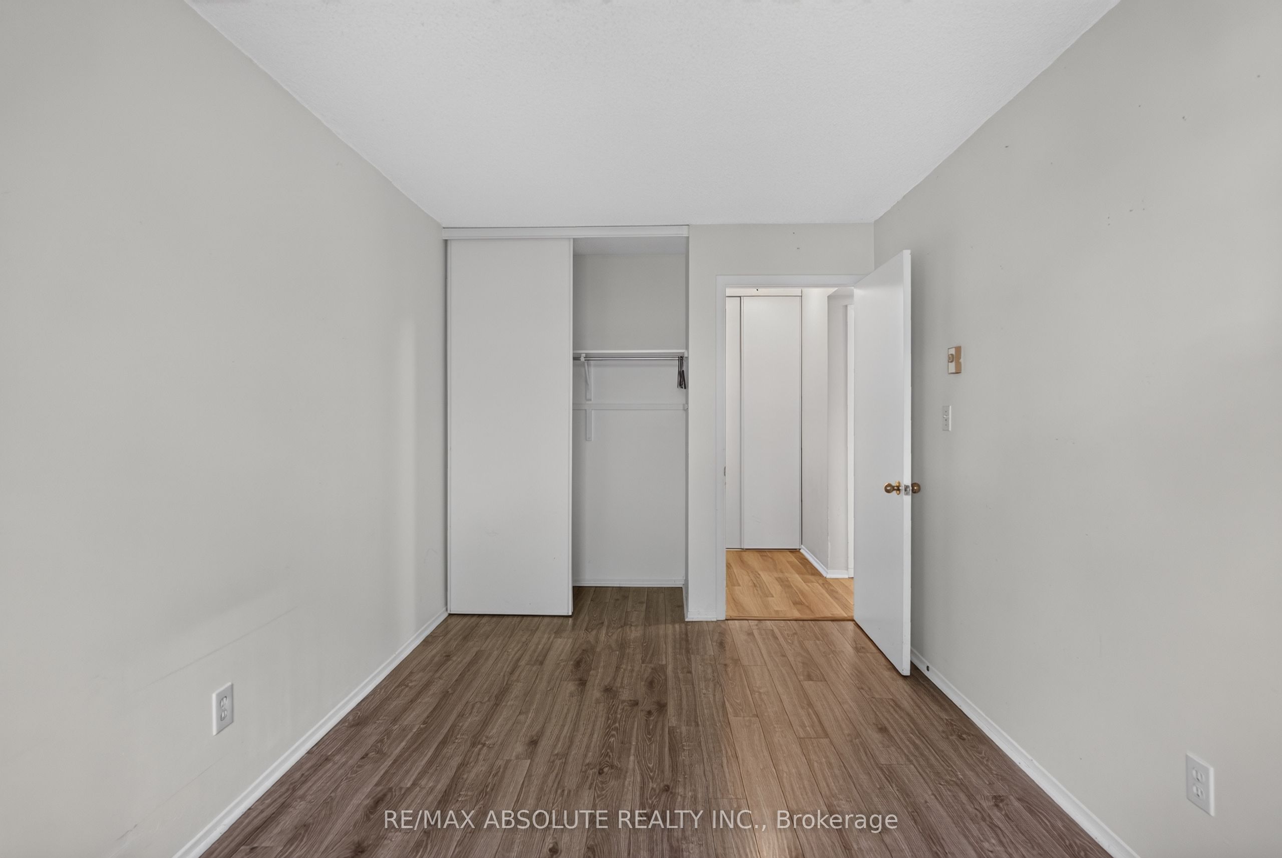 310 Kingsdale Avenue 305 Property Photo 17