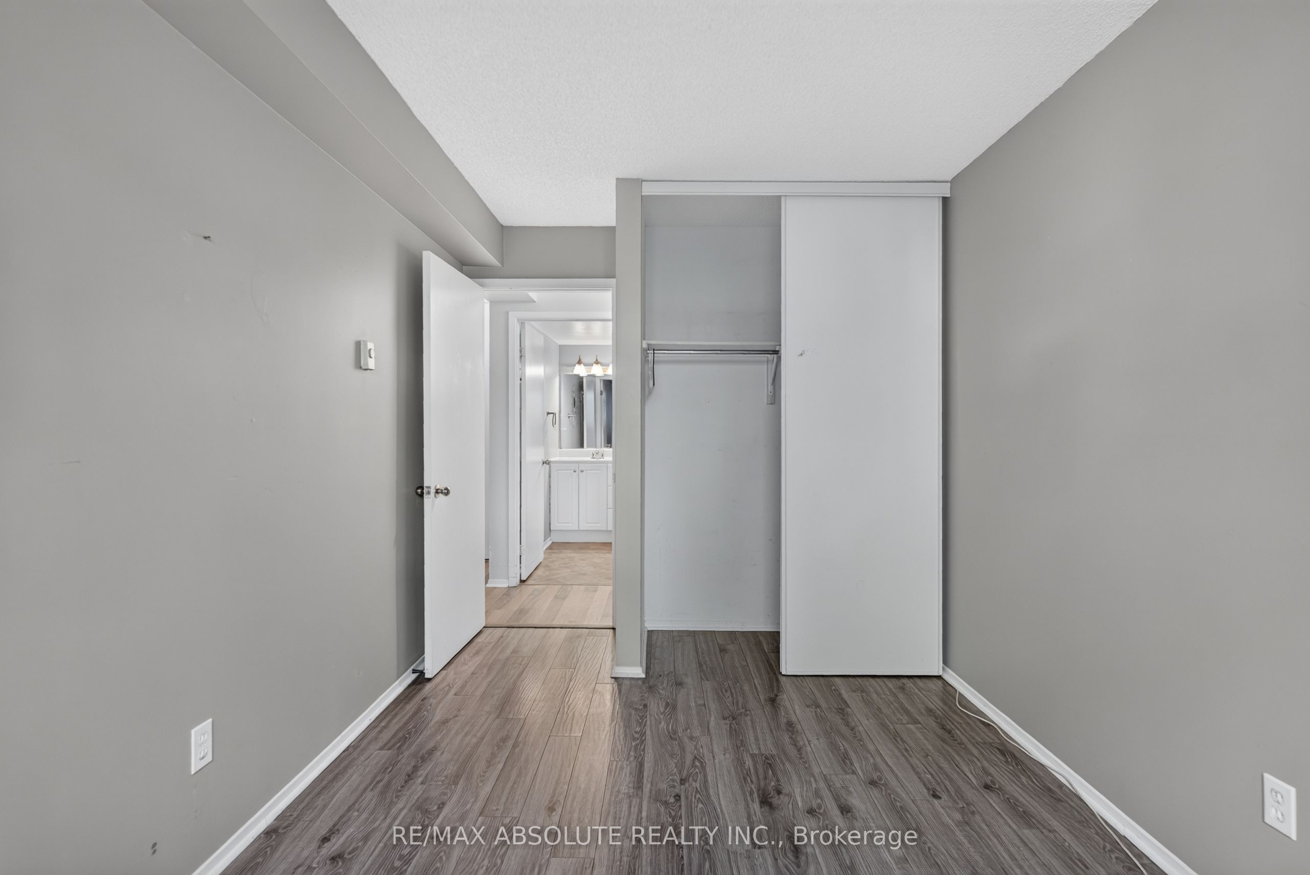 310 Kingsdale Avenue 305 Property Photo 19