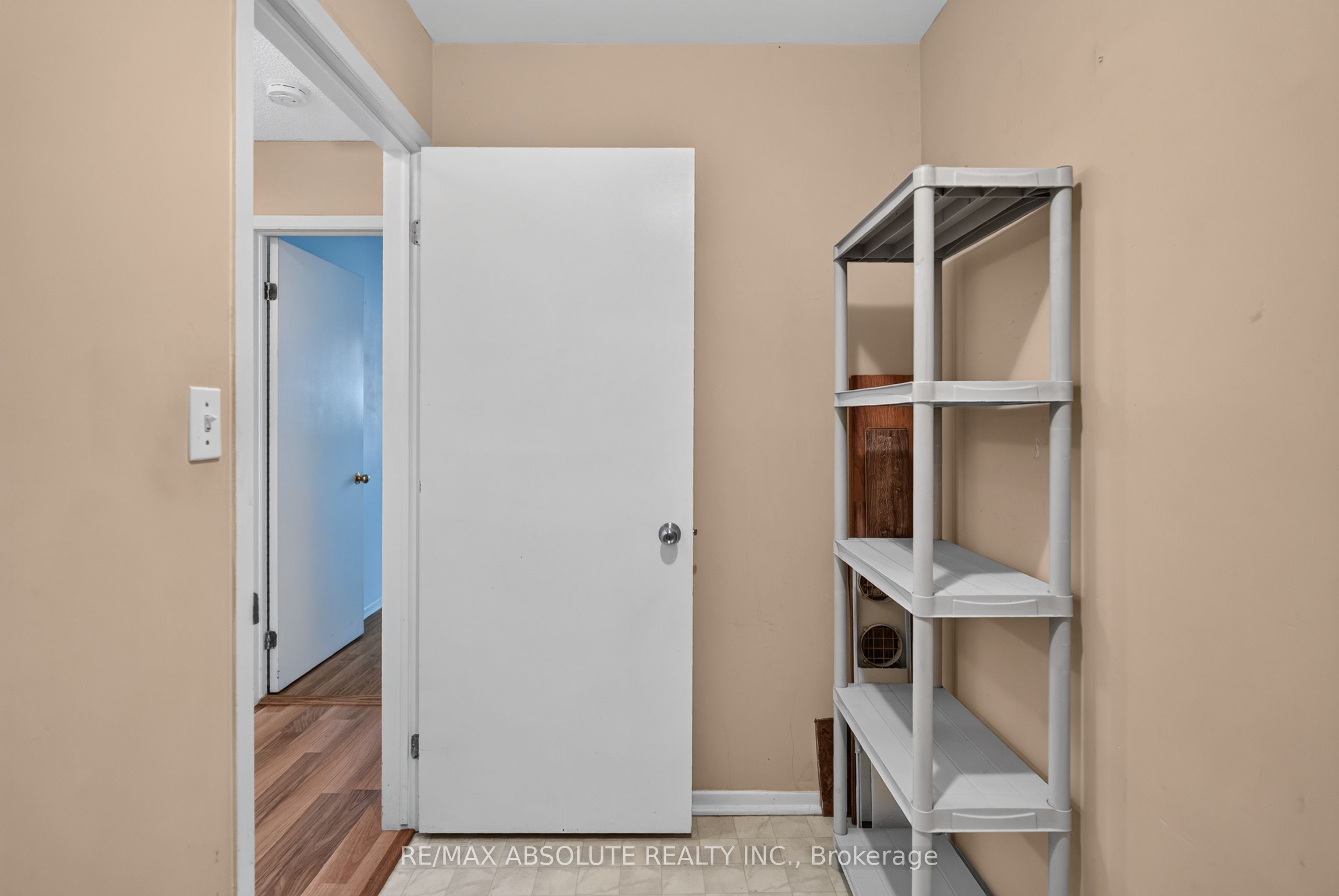 310 Kingsdale Avenue 305 Property Photo 20