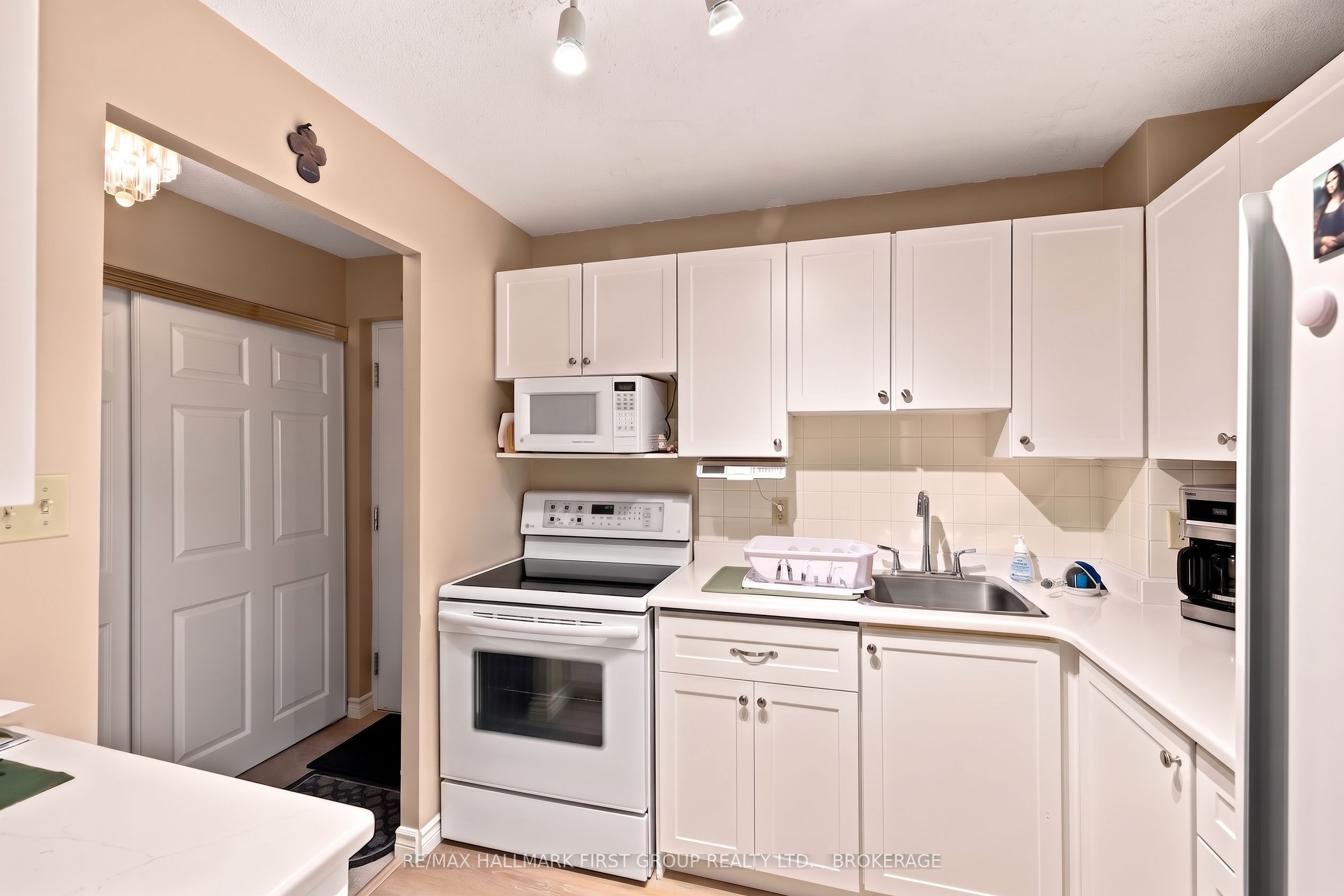 14 Greenview Drive 204 Property Photo 13