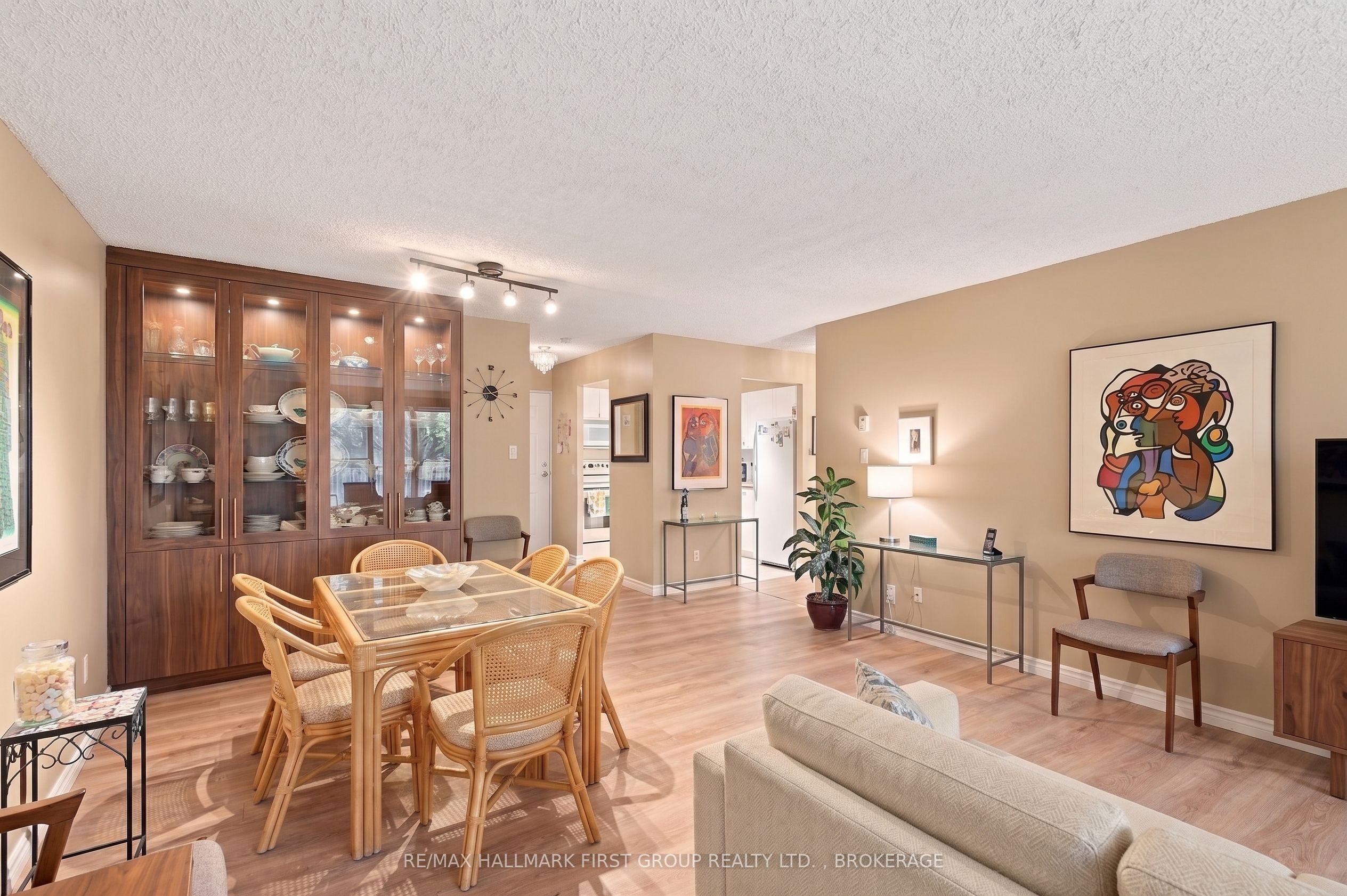 14 Greenview Drive 204 Property Photo 18