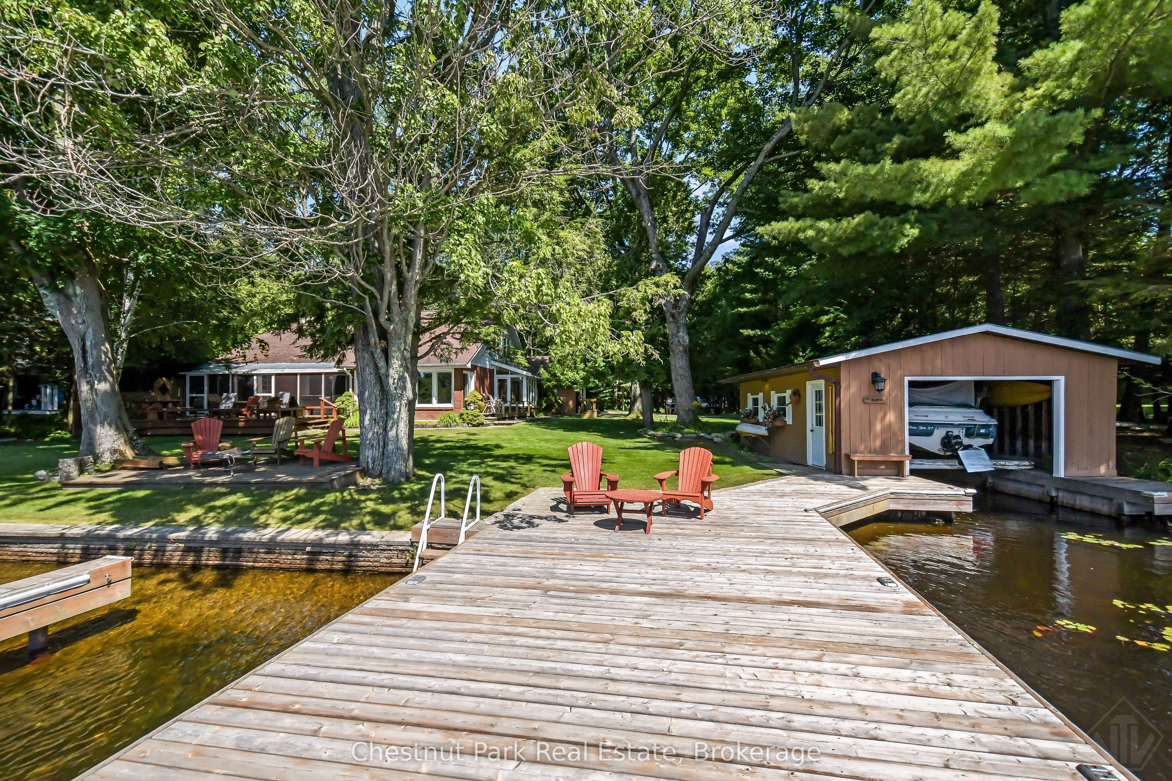 1019 Maplewood Road W Property Photo 1