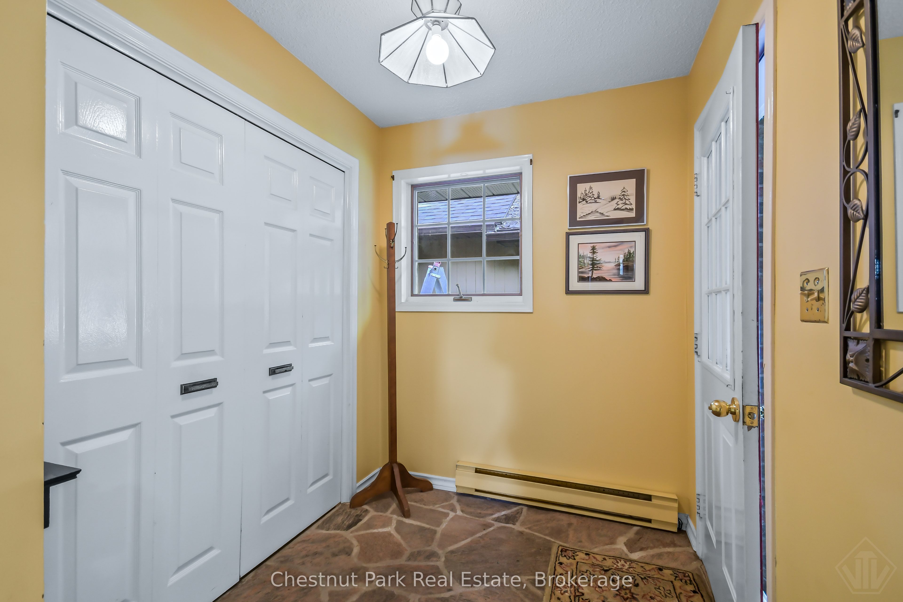 1019 Maplewood Road W Property Photo 5
