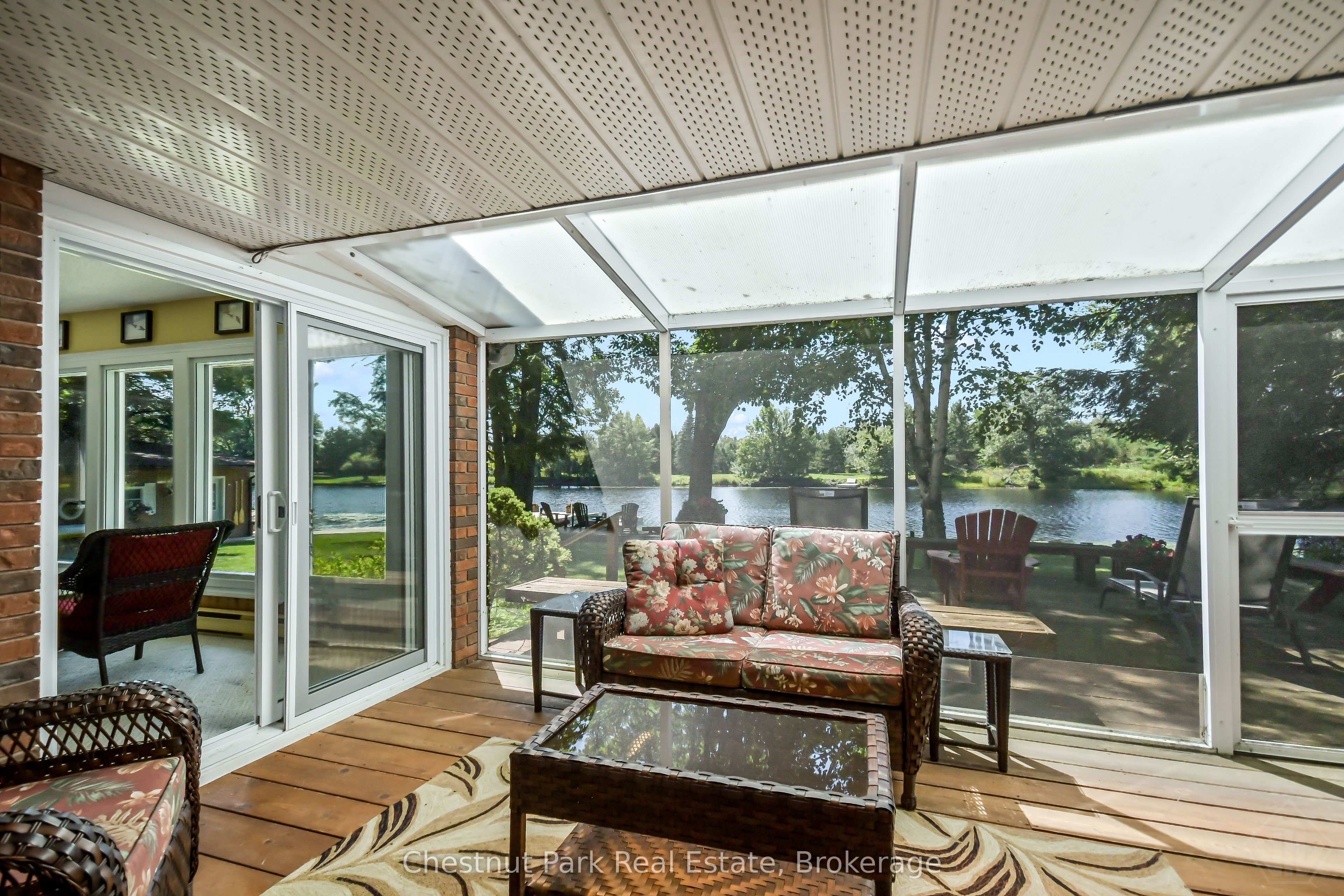 1019 Maplewood Road W Property Photo 16