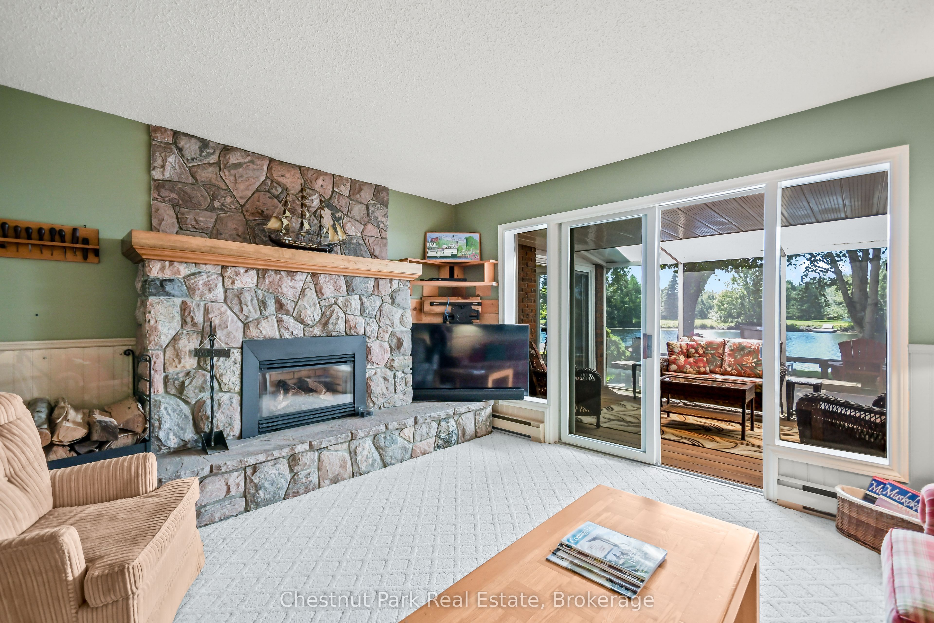 1019 Maplewood Road W Property Photo 19