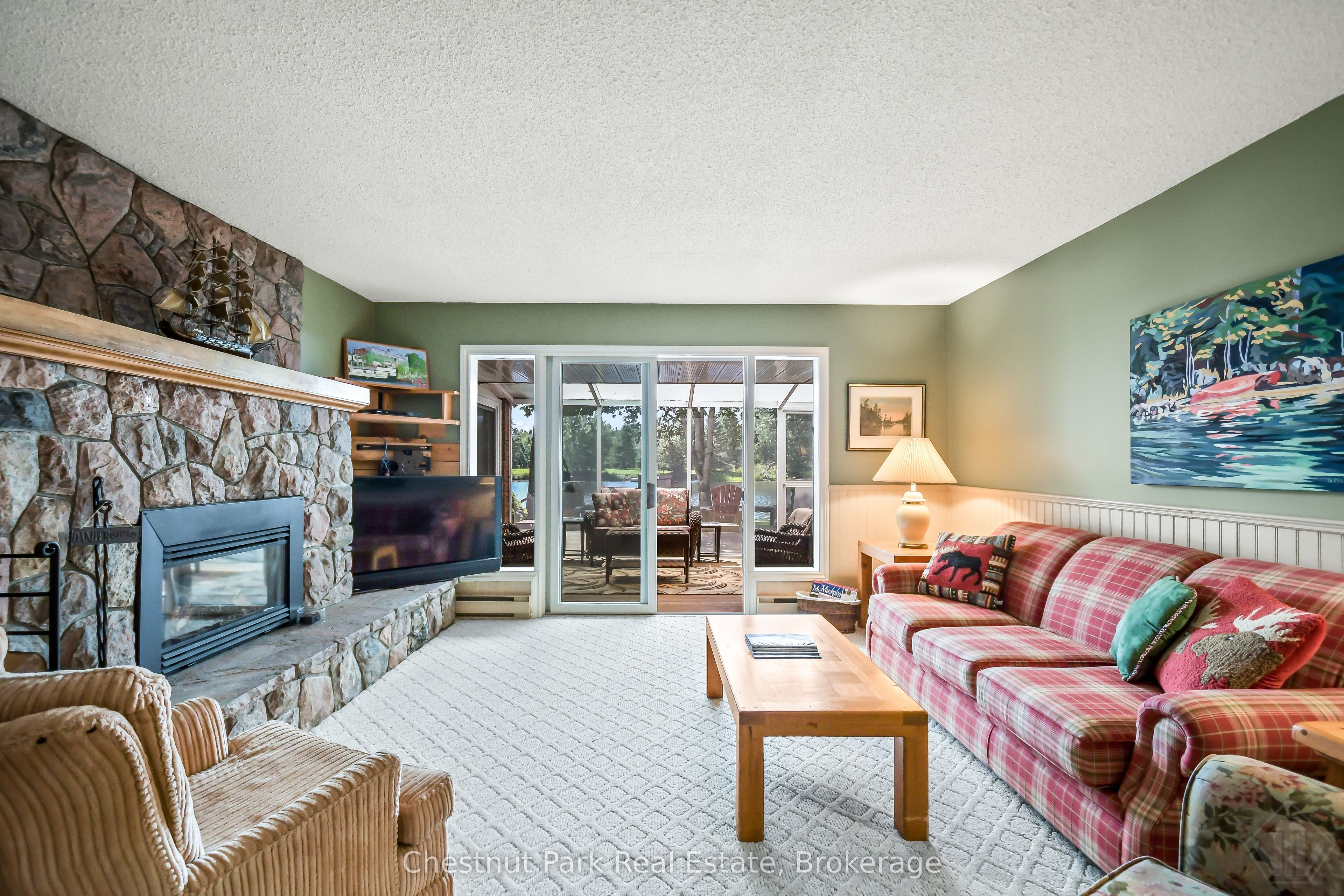 1019 Maplewood Road W Property Photo 20