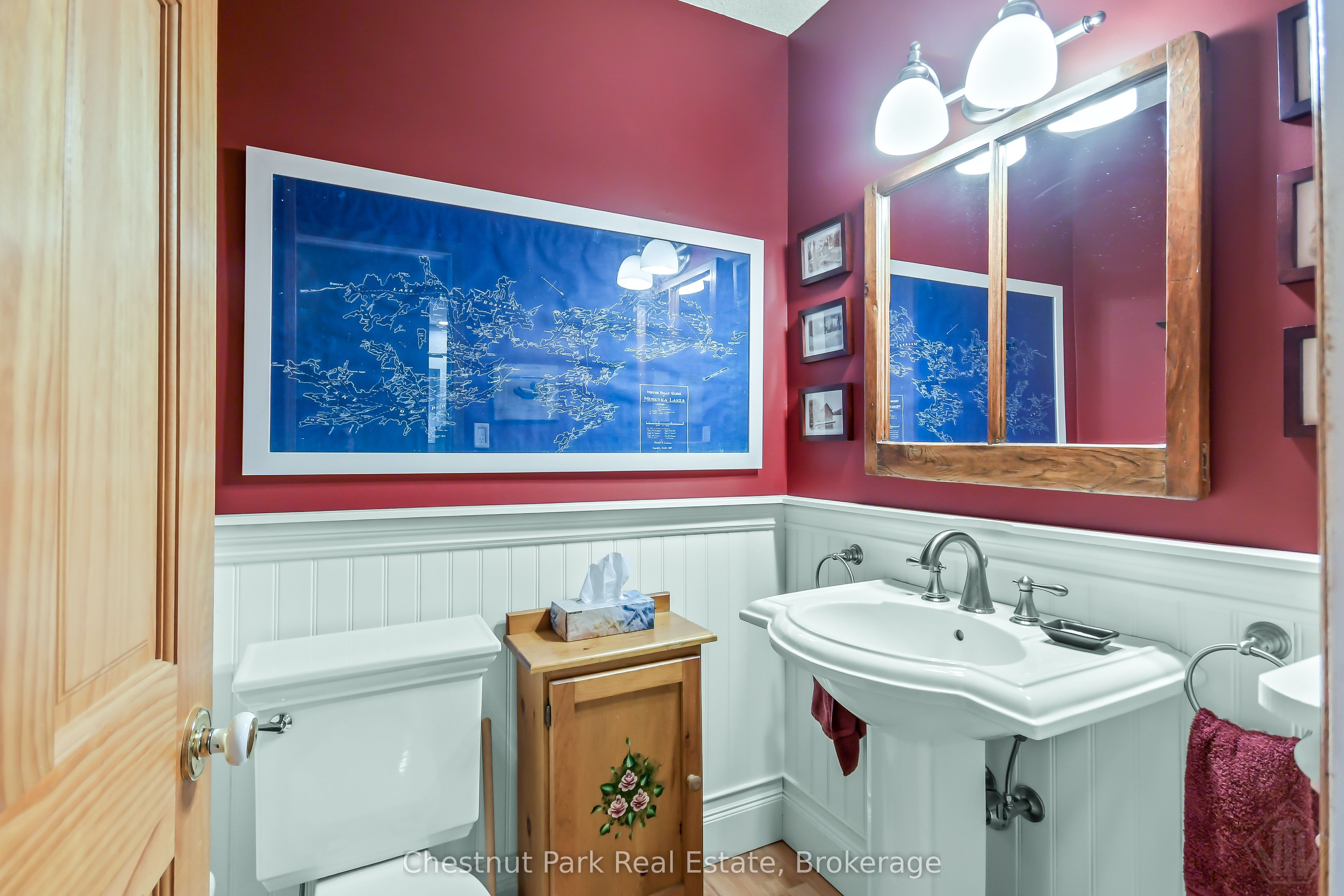1019 Maplewood Road W Property Photo 22